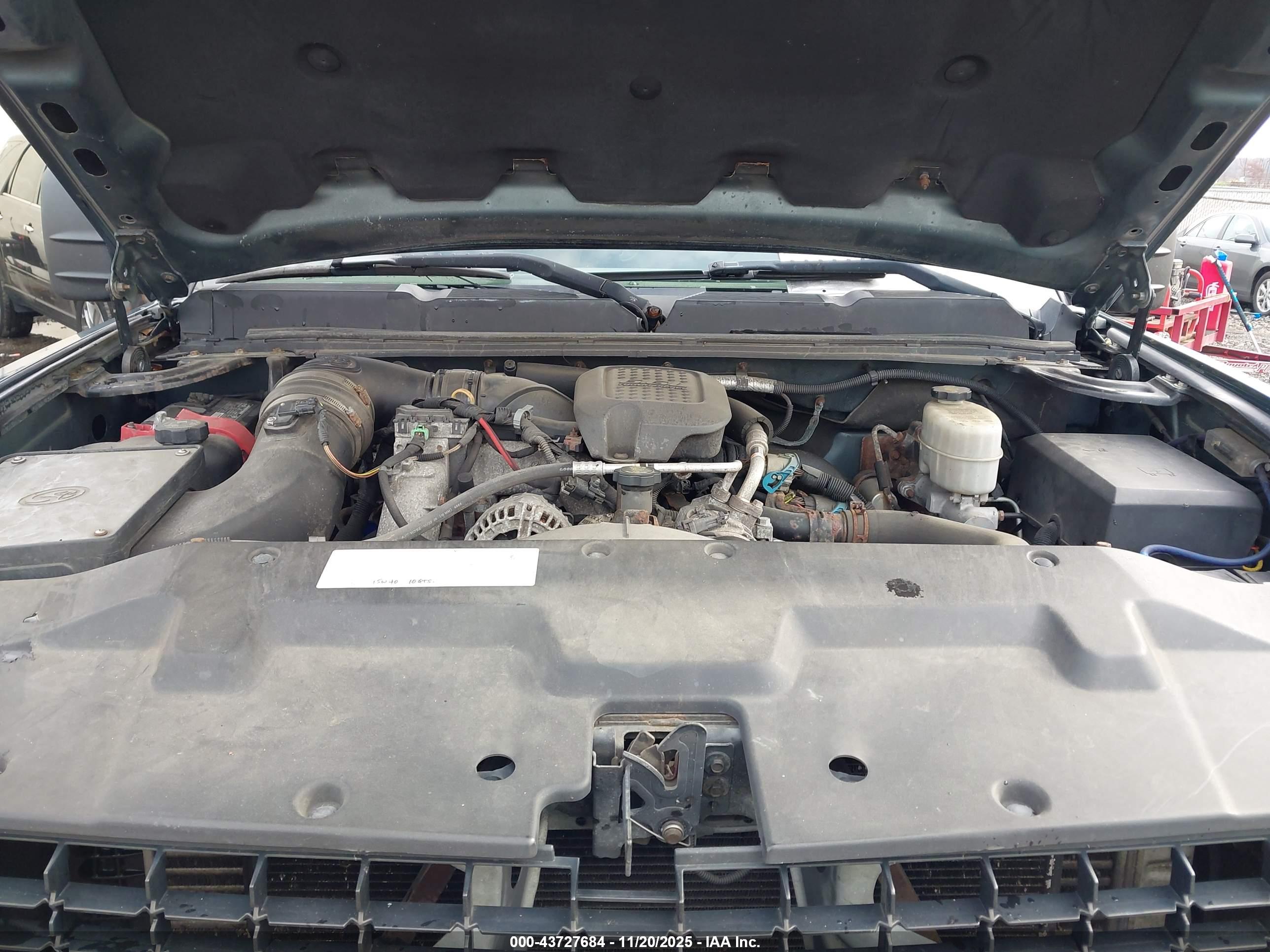 CHEVROLET SILVERADO image 10