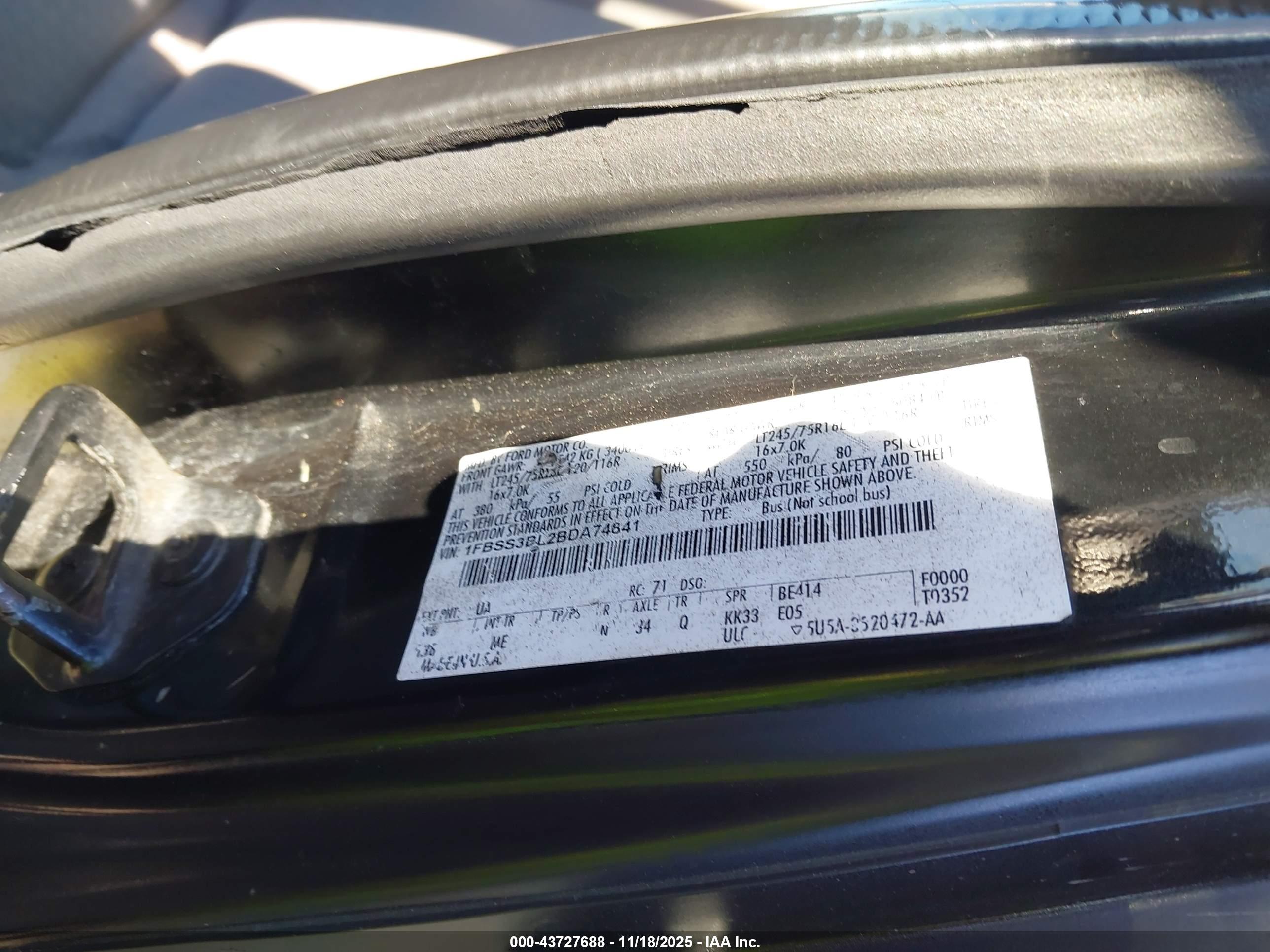 FORD E-350 image 9