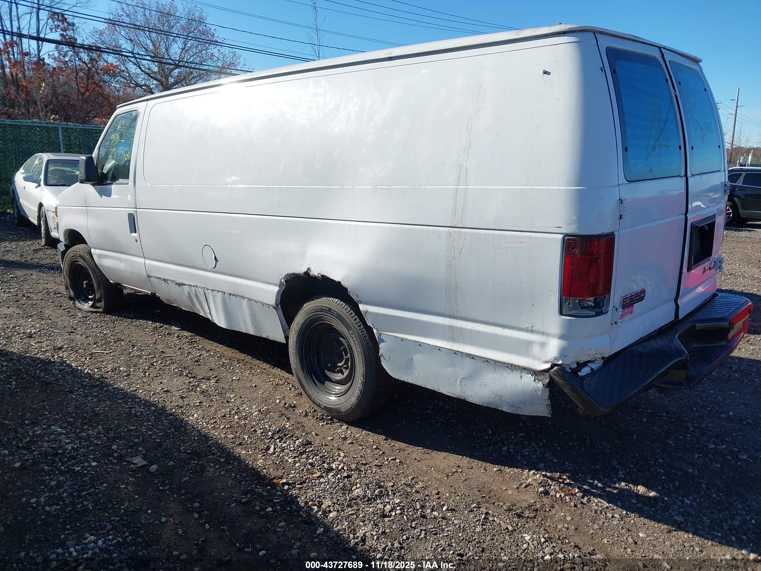 FORD E-250 image 3