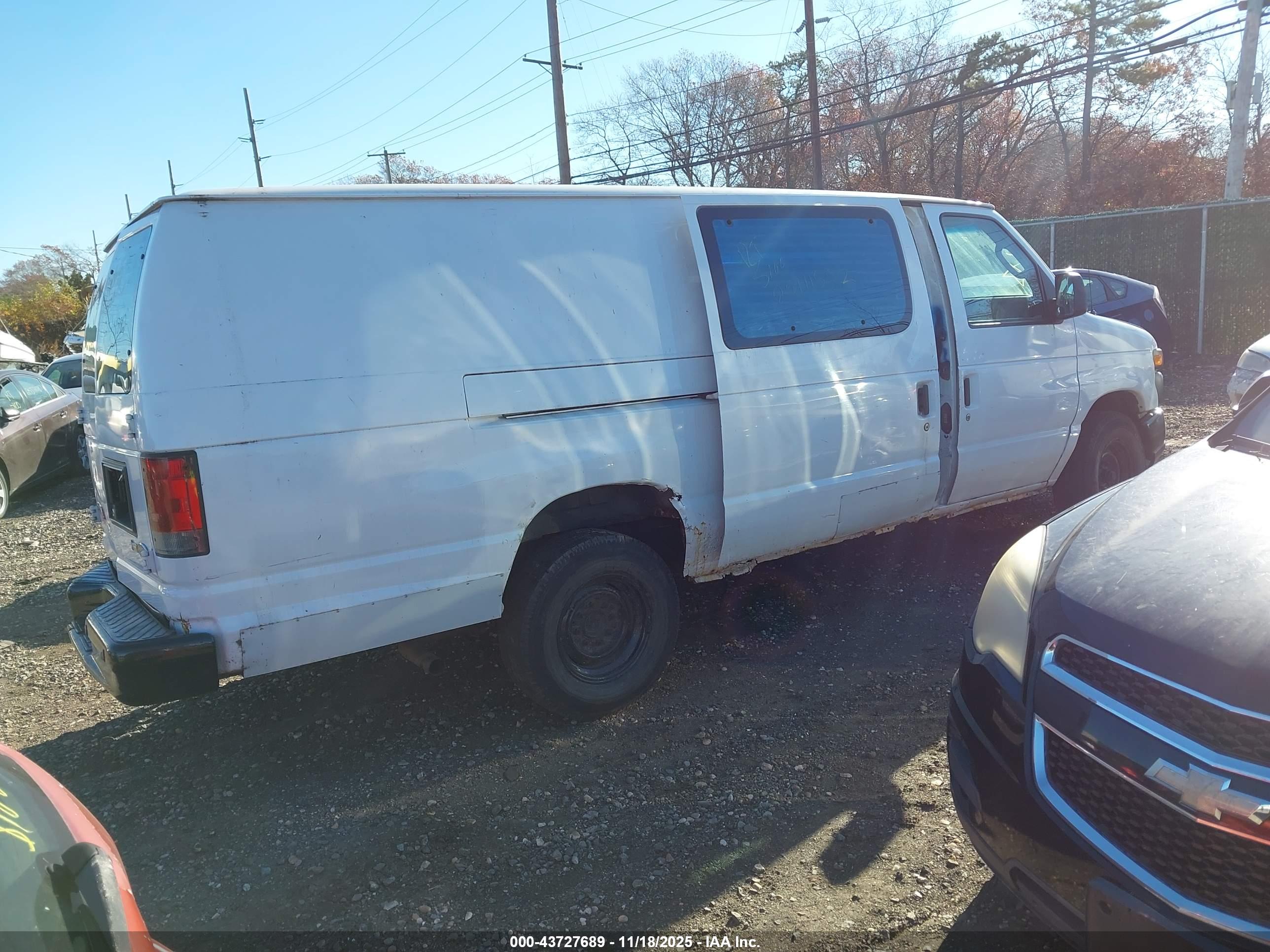 FORD E-250 image 4