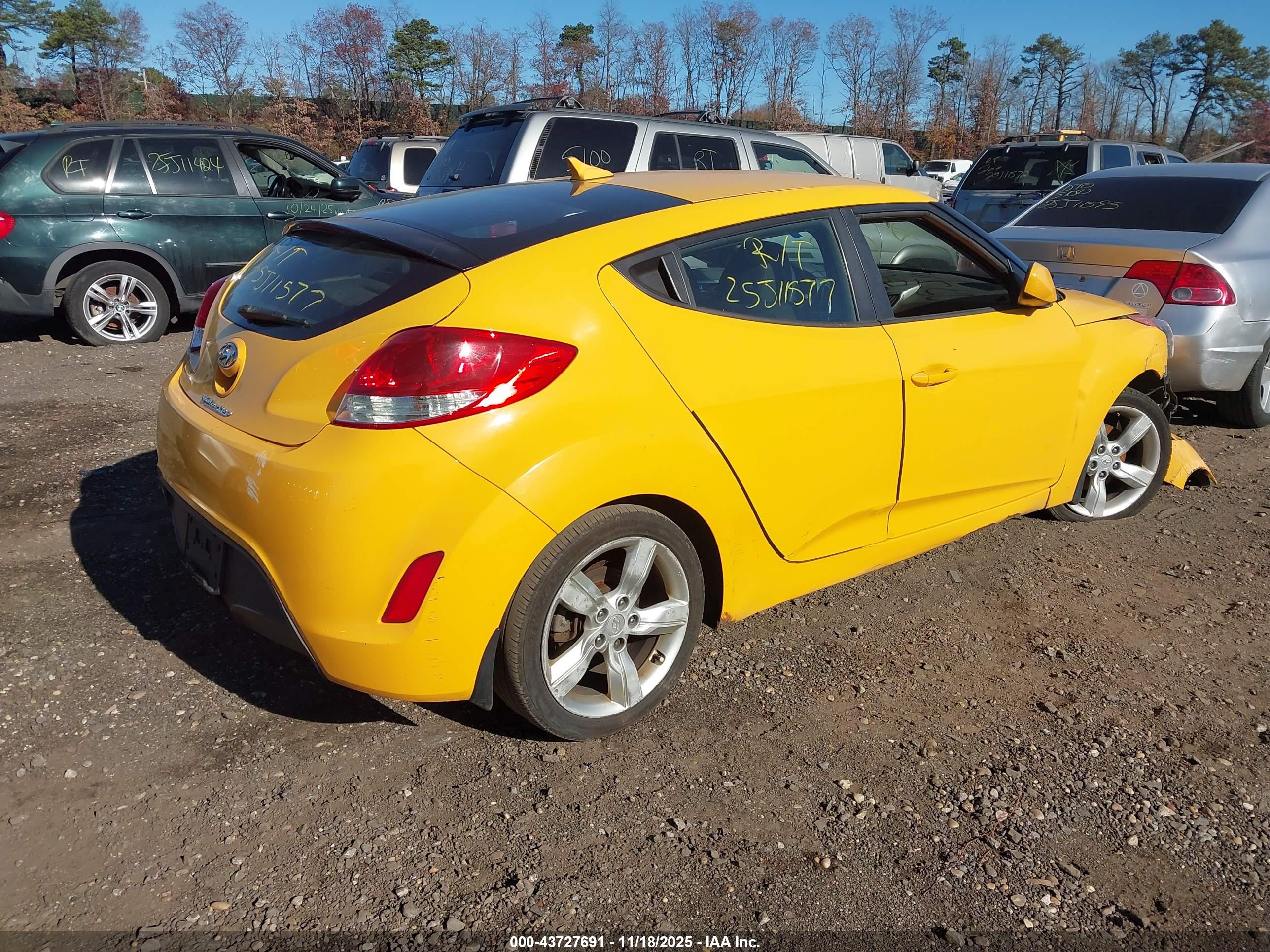 HYUNDAI VELOSTER image 4
