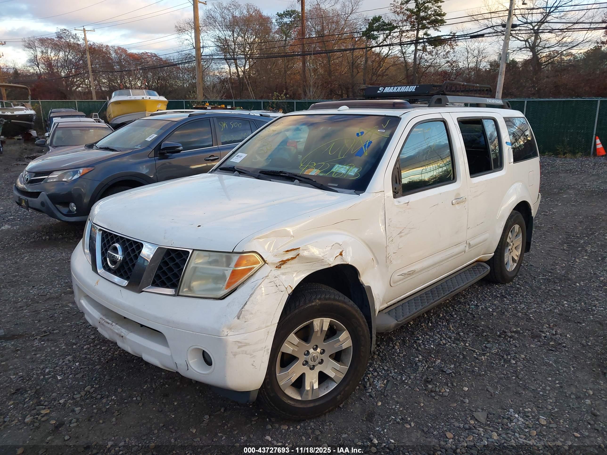 NISSAN PATHFINDER image 2