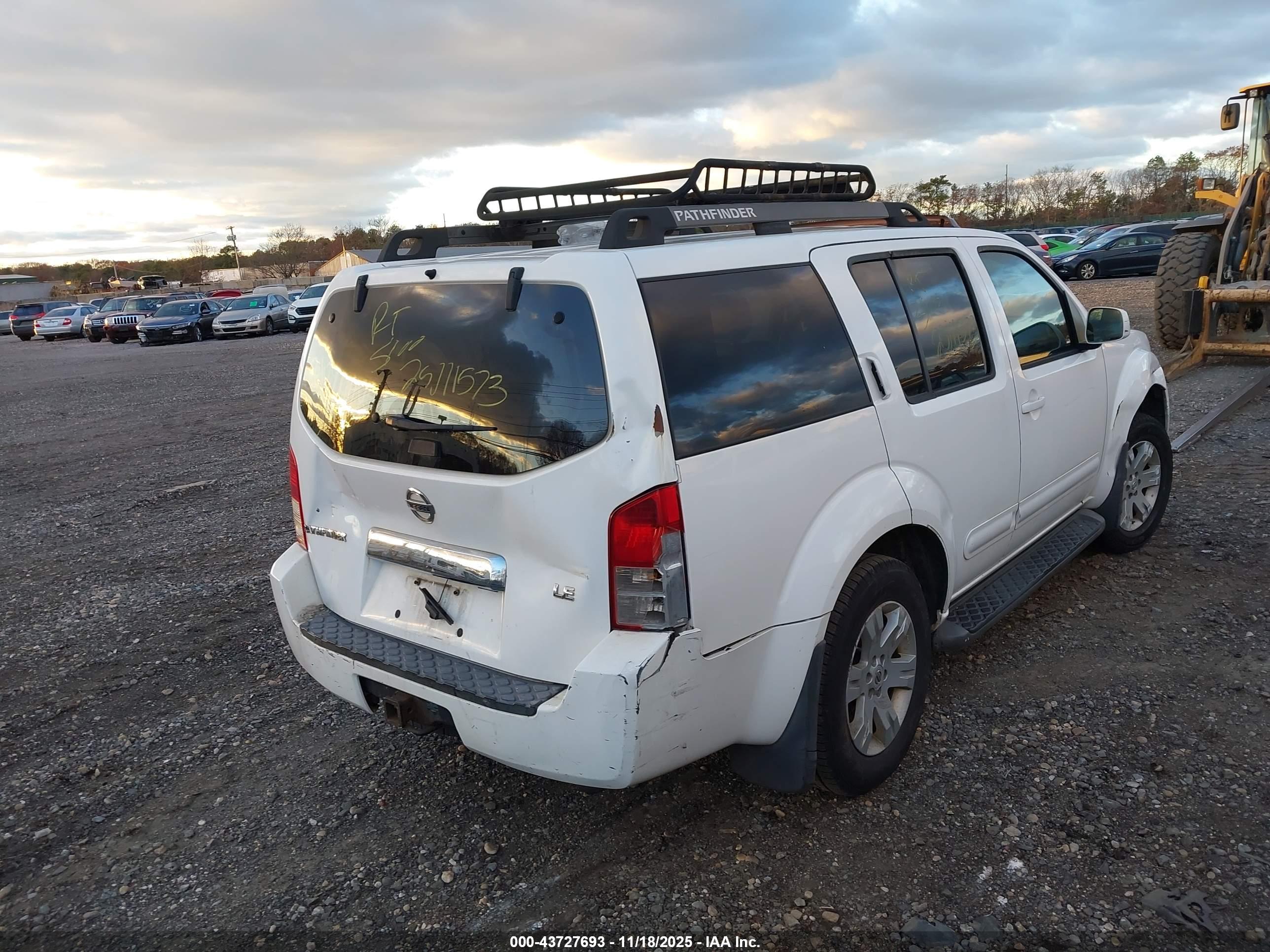 NISSAN PATHFINDER image 4