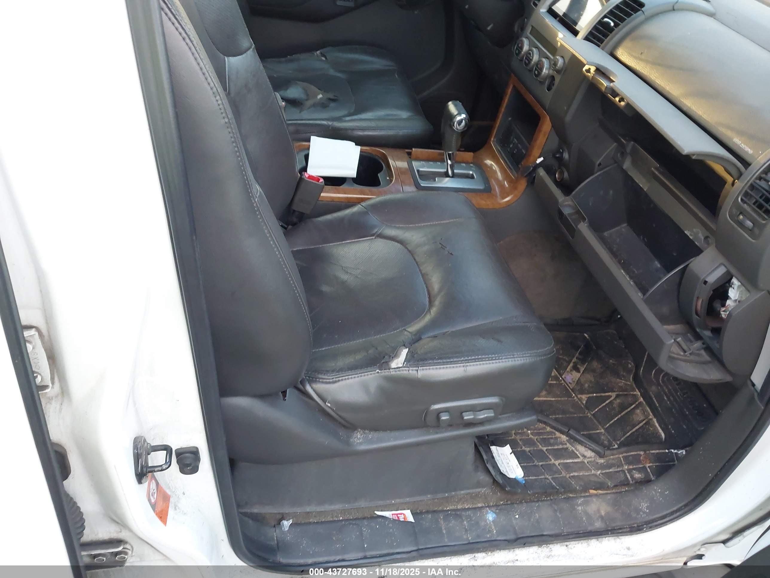 NISSAN PATHFINDER image 5