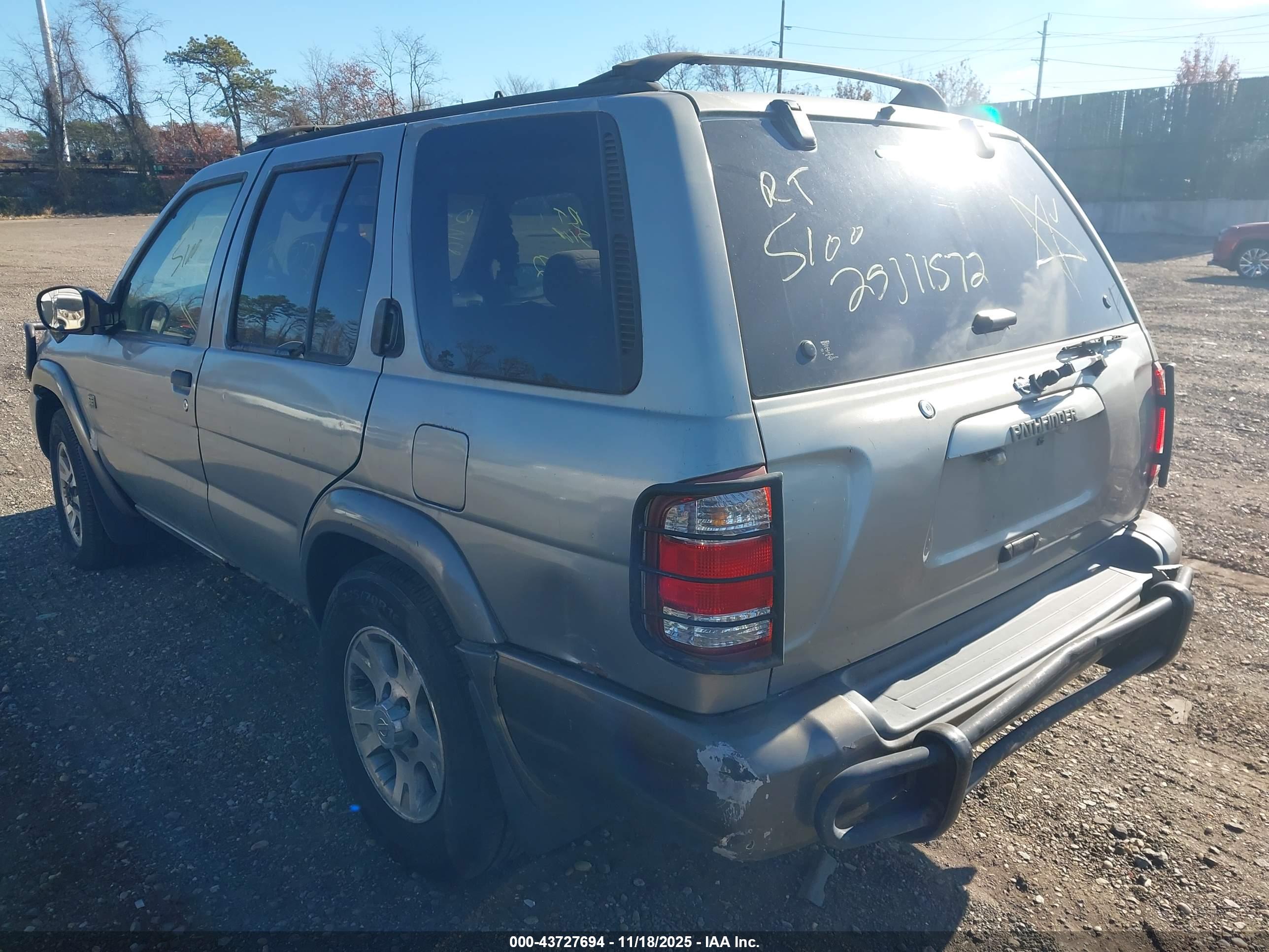 NISSAN PATHFINDER image 3