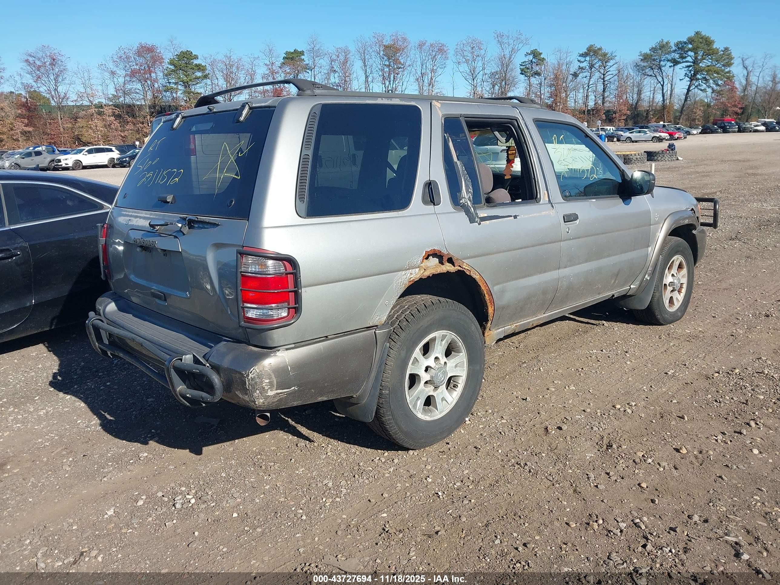 NISSAN PATHFINDER image 4