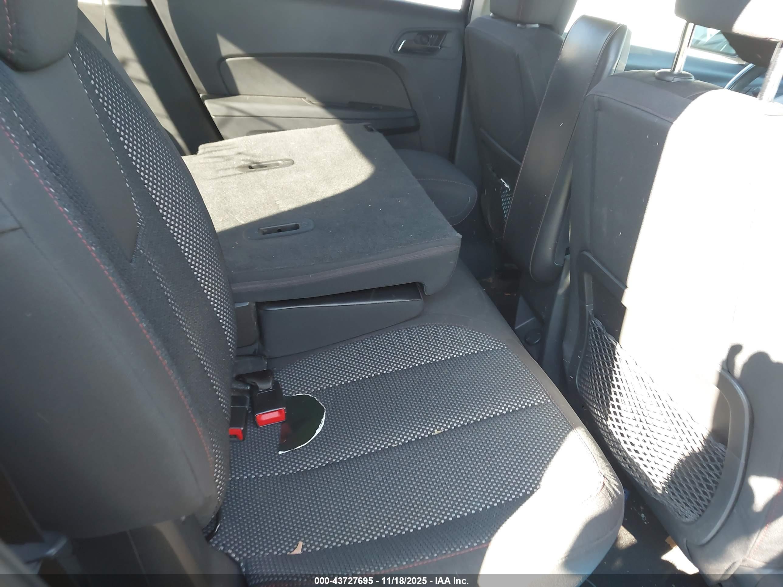CHEVROLET EQUINOX image 8