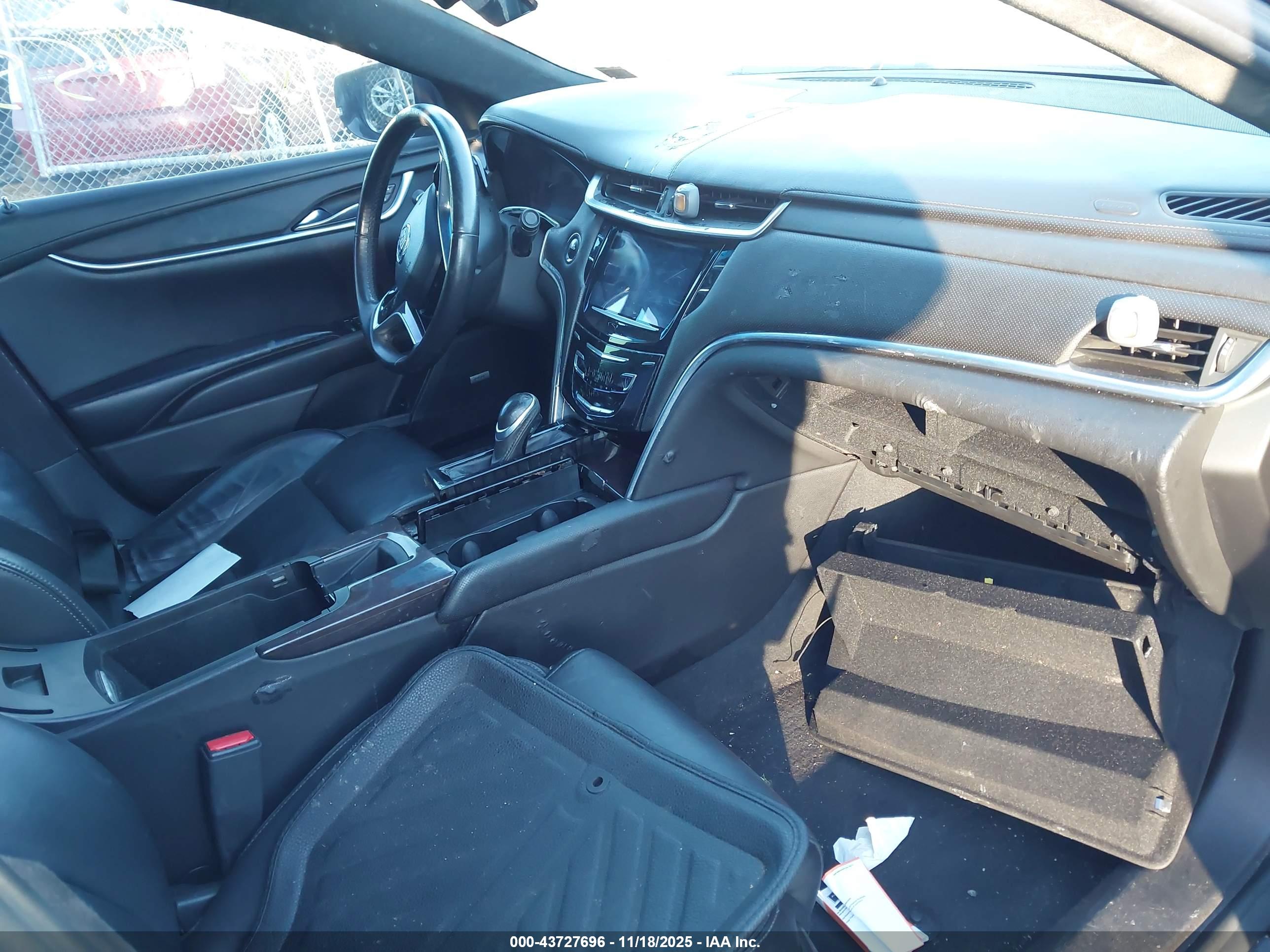 CADILLAC XTS image 5