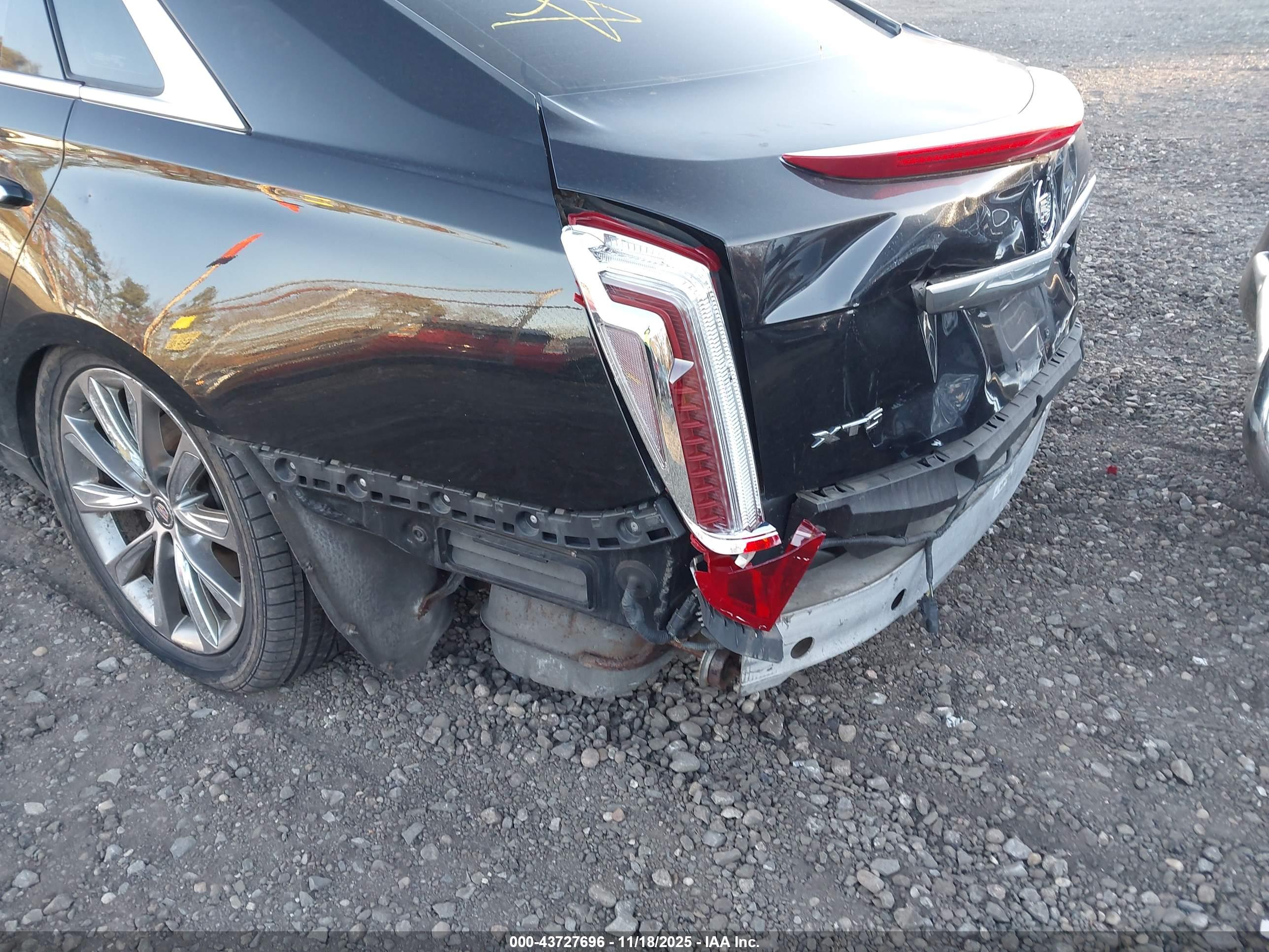 CADILLAC XTS image 6