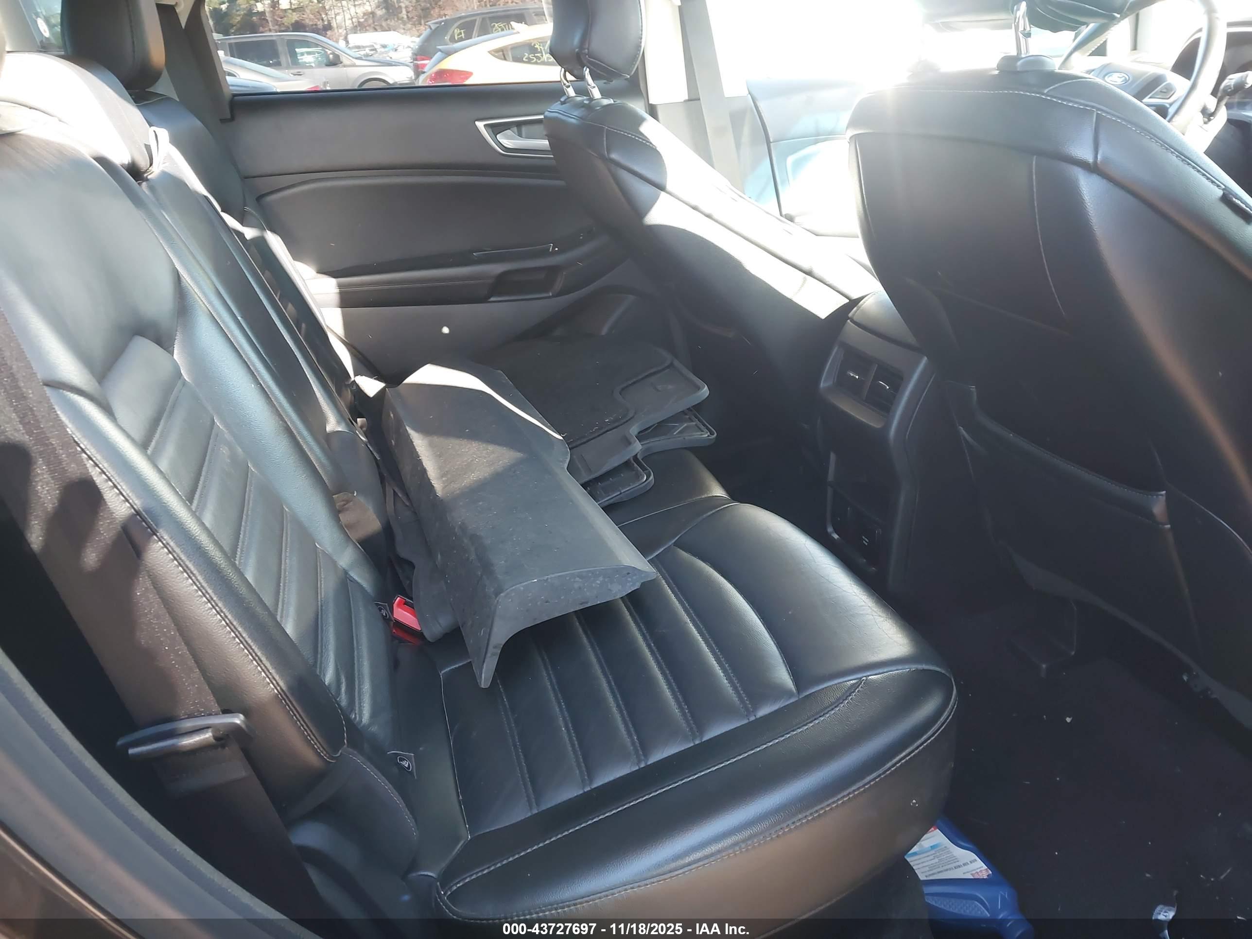 FORD EDGE image 8