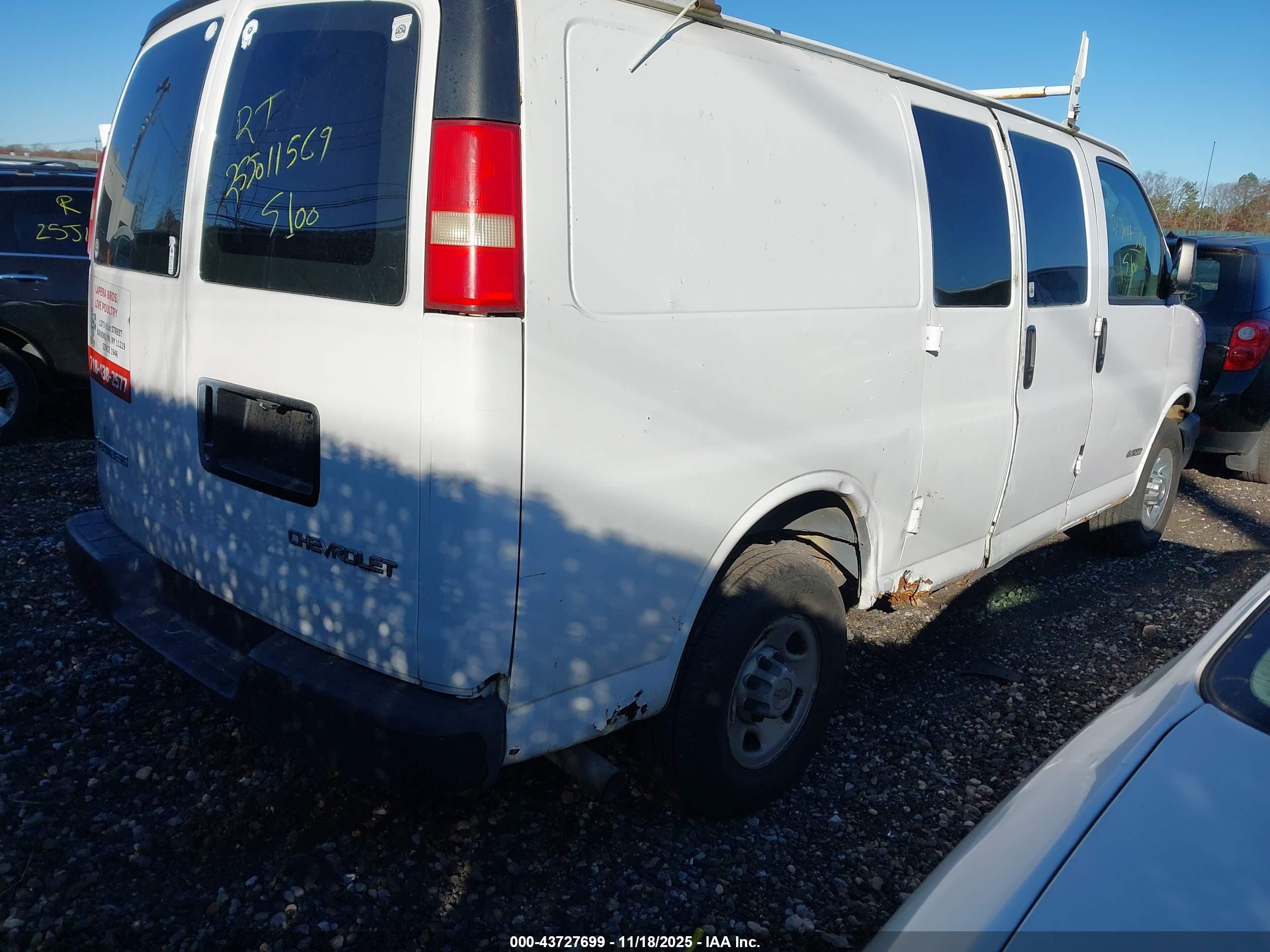 CHEVROLET EXPRESS image 4