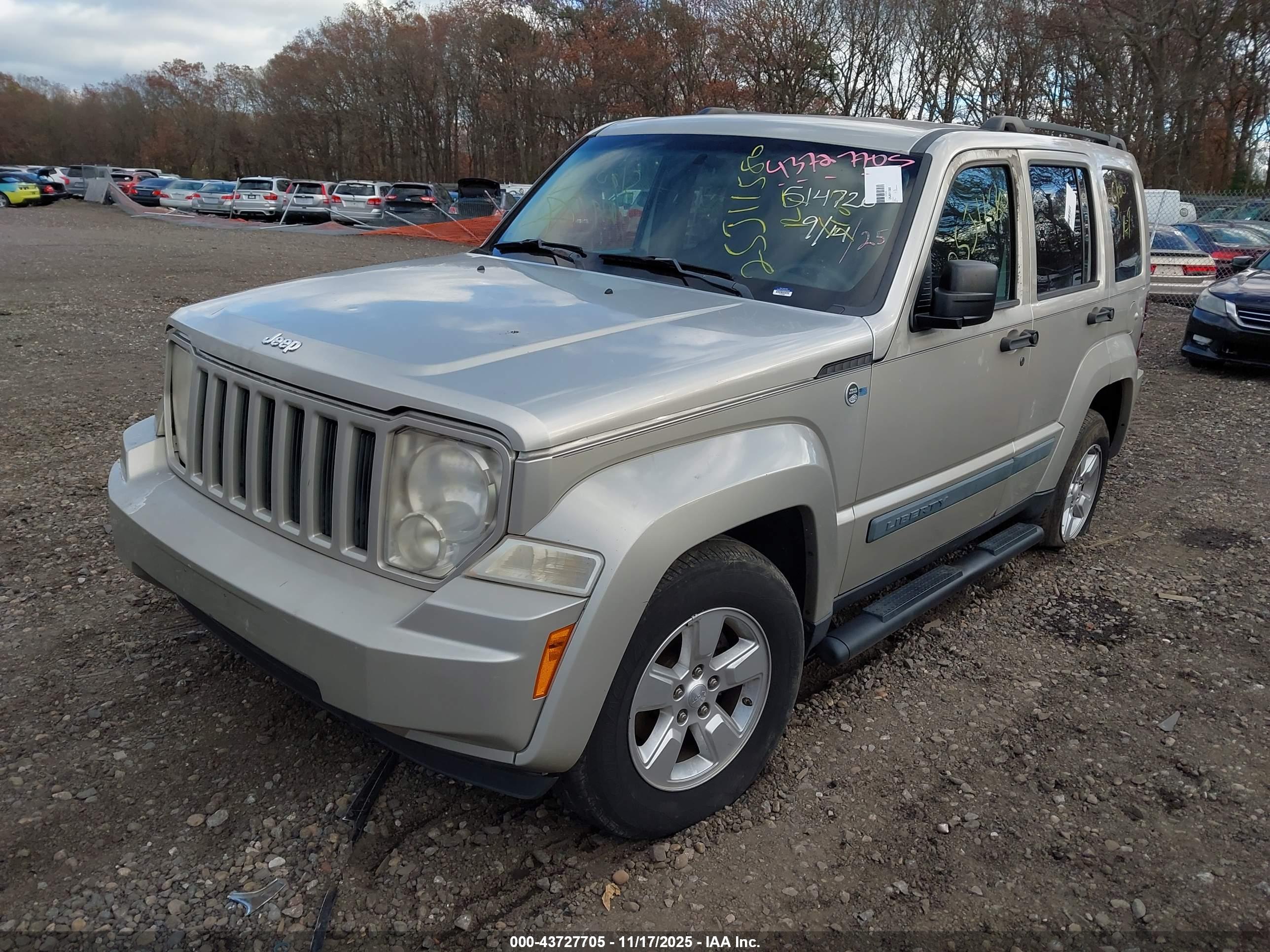JEEP LIBERTY image 2