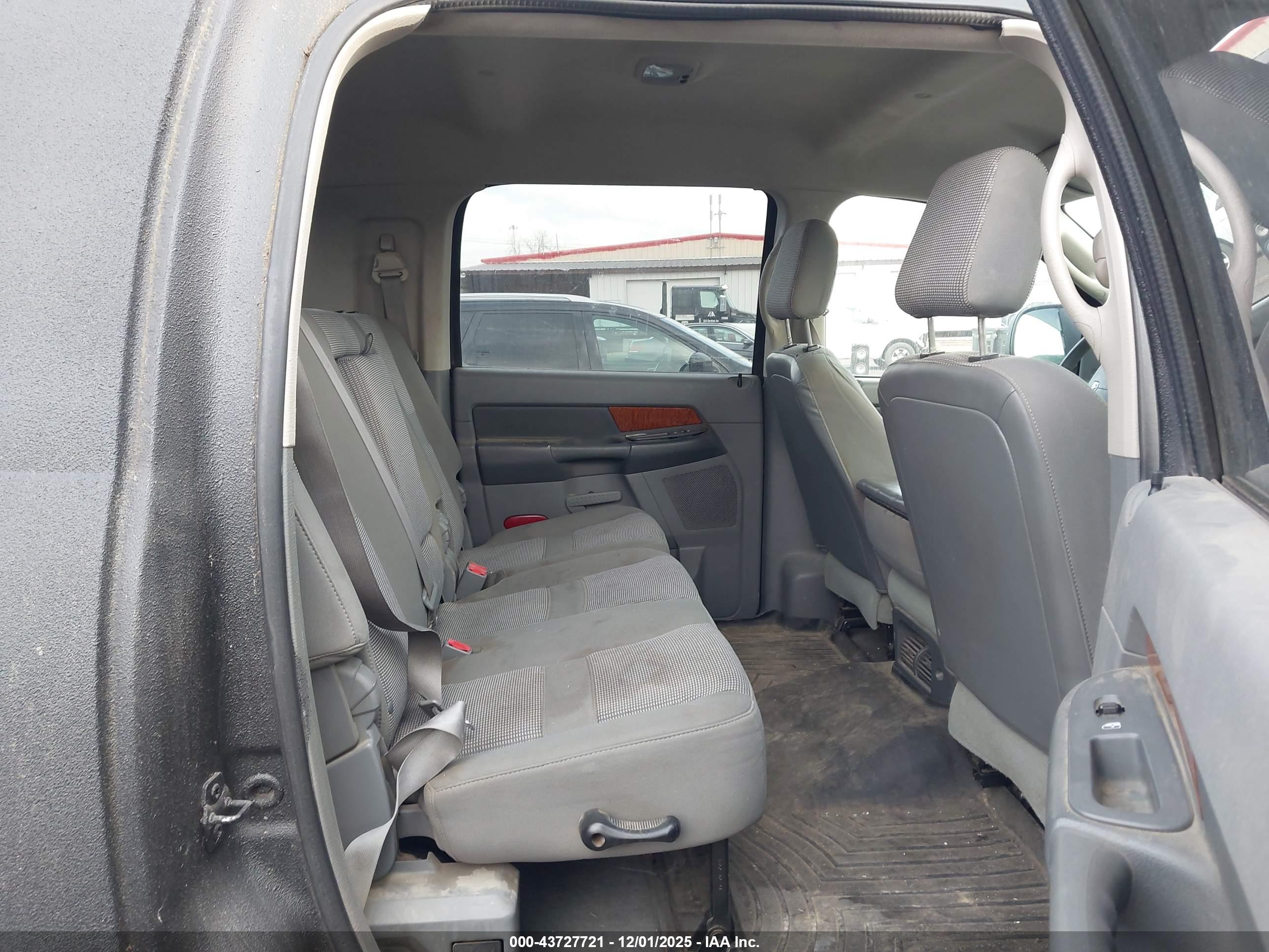 DODGE RAM image 8