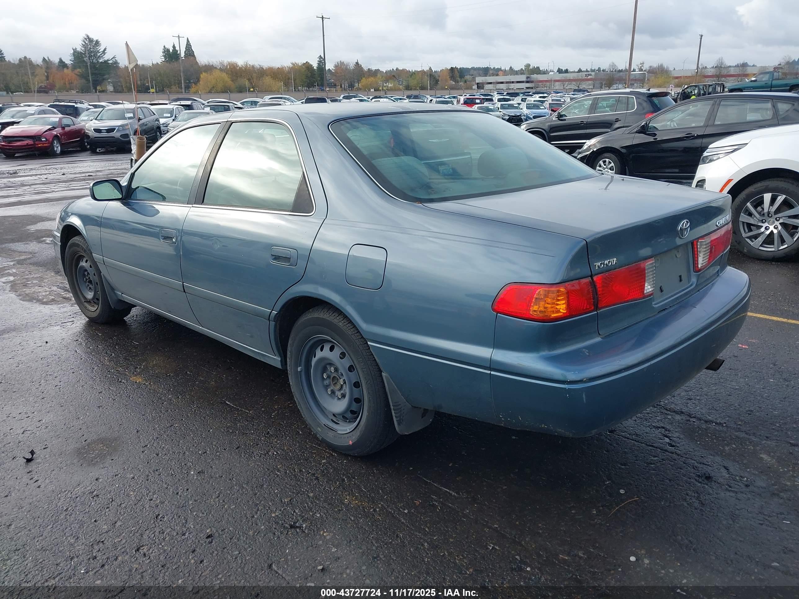 TOYOTA CAMRY image 3