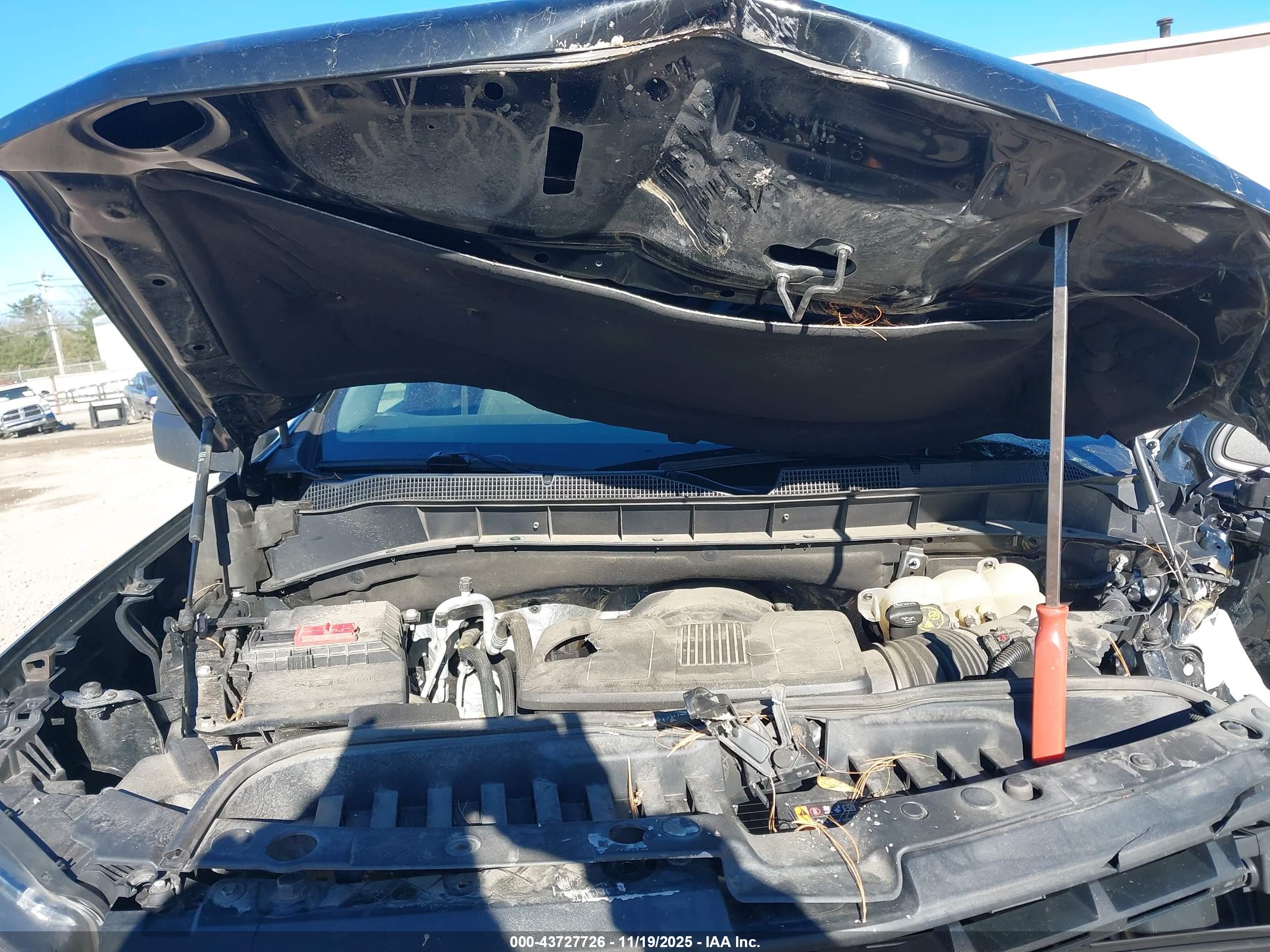 CHEVROLET SILVERADO image 10