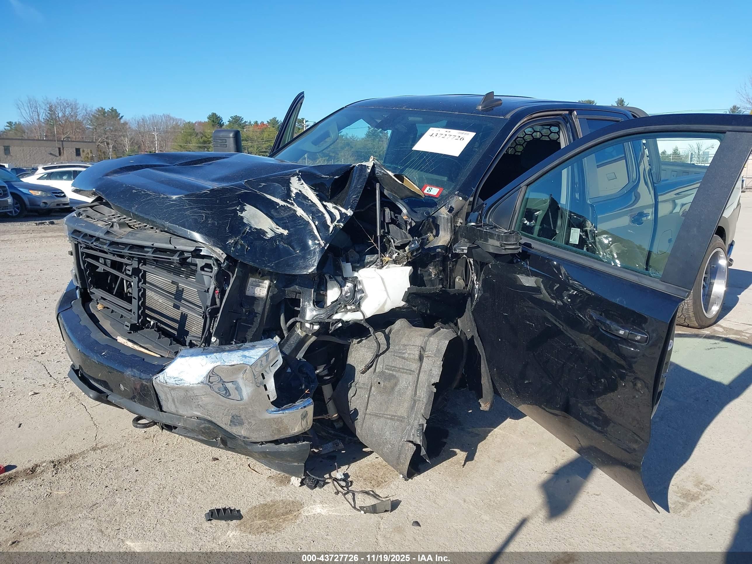 CHEVROLET SILVERADO image 6