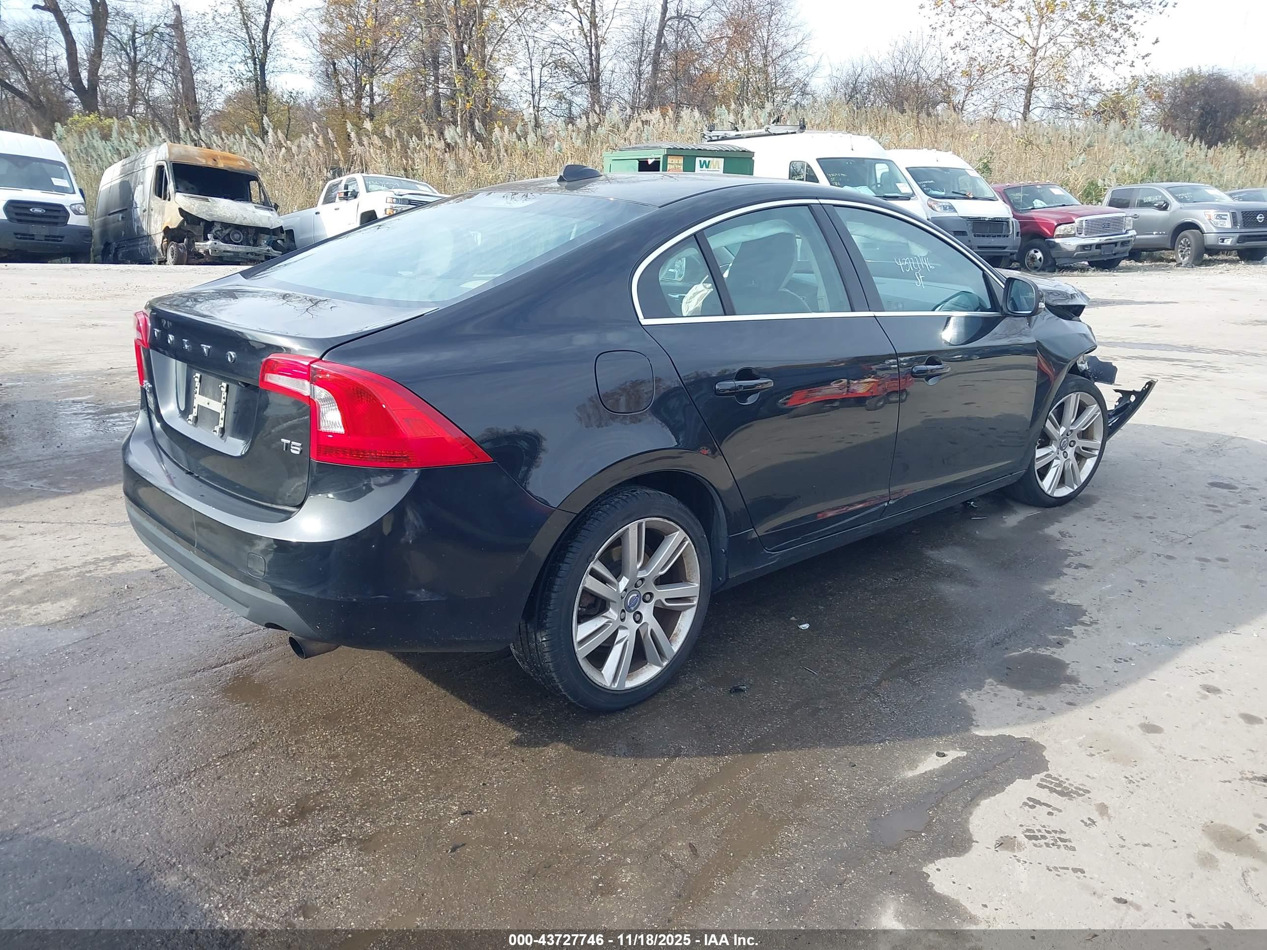 VOLVO S60 image 4