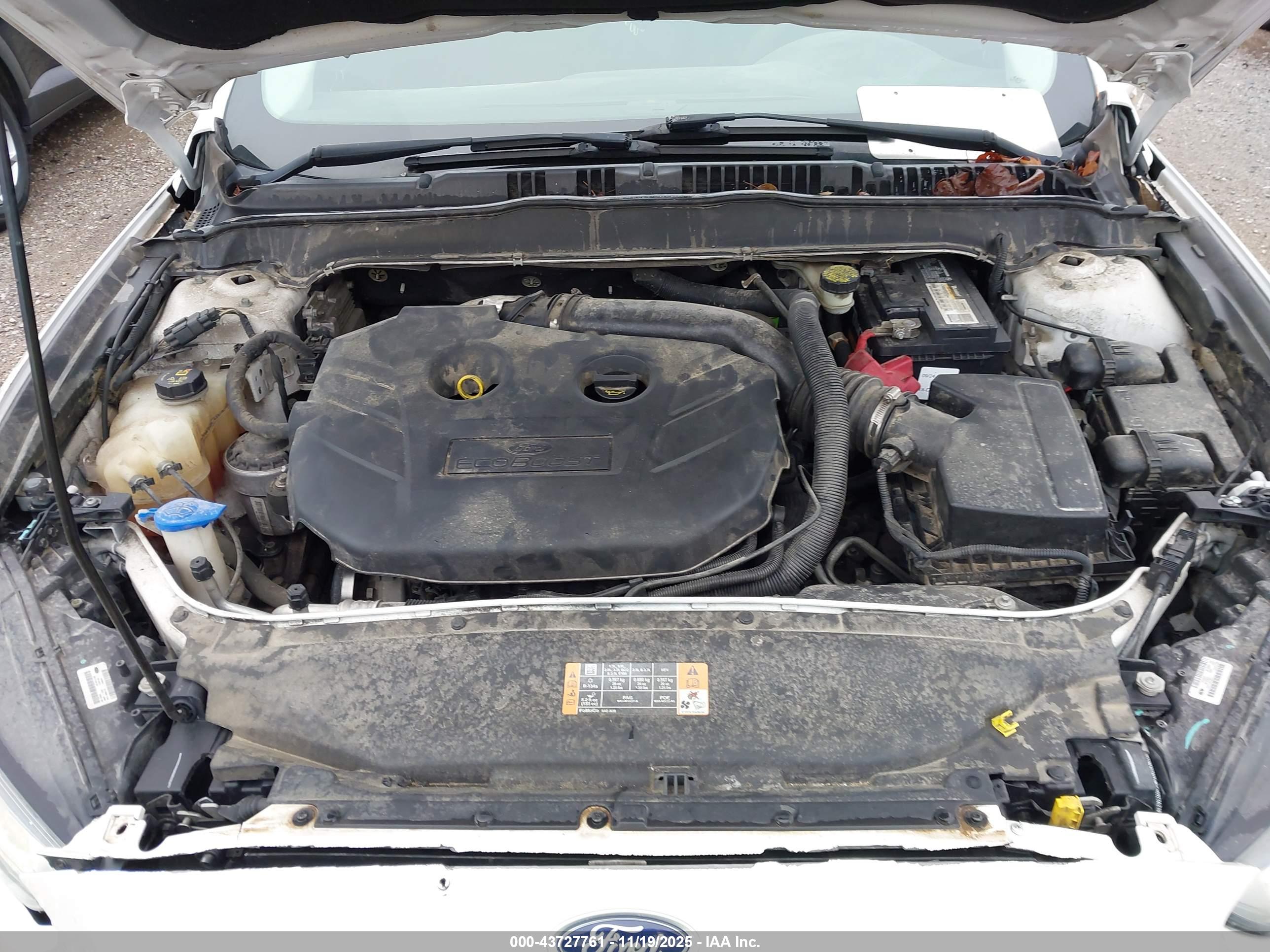 FORD FUSION image 10