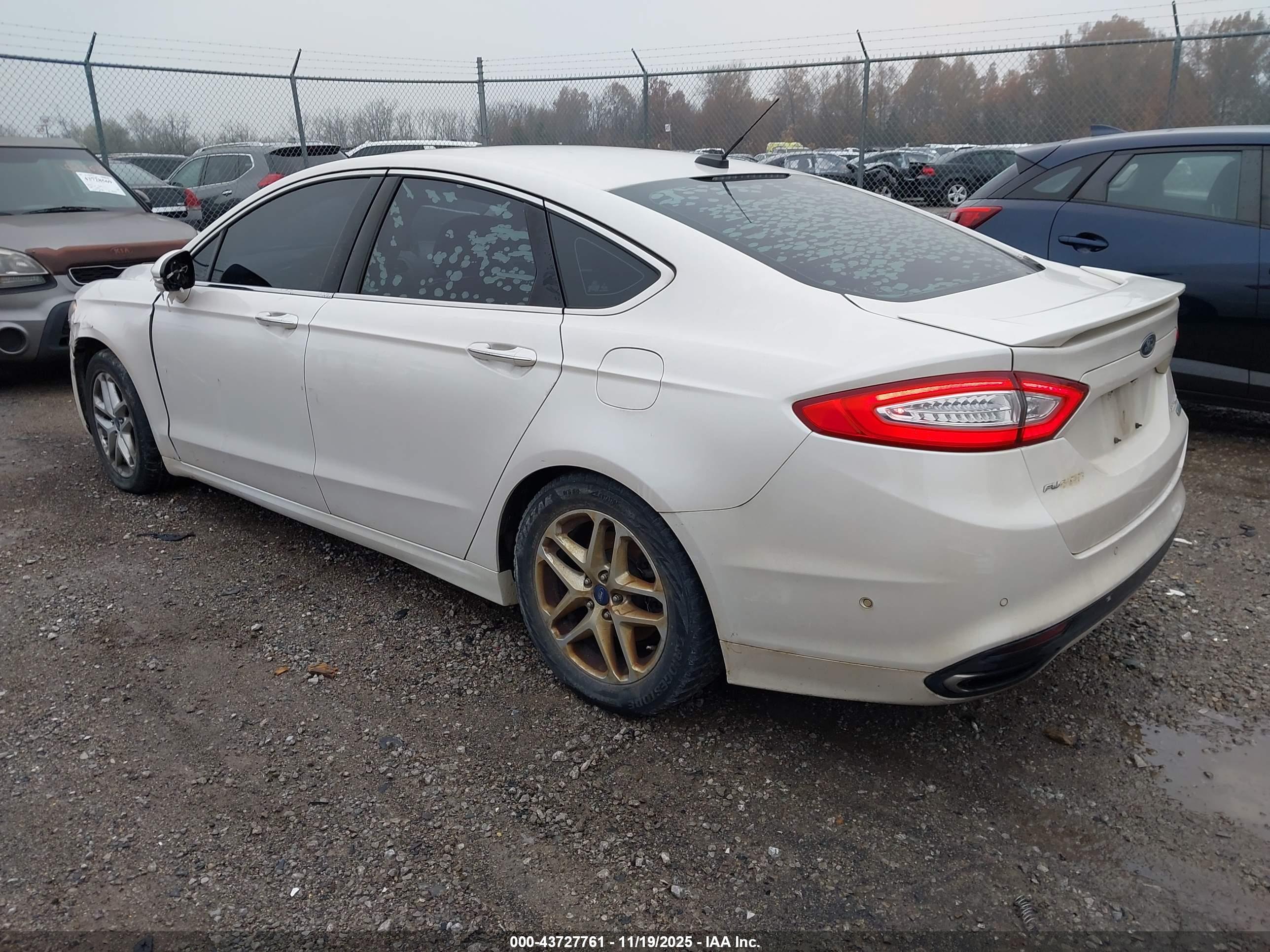 FORD FUSION image 3