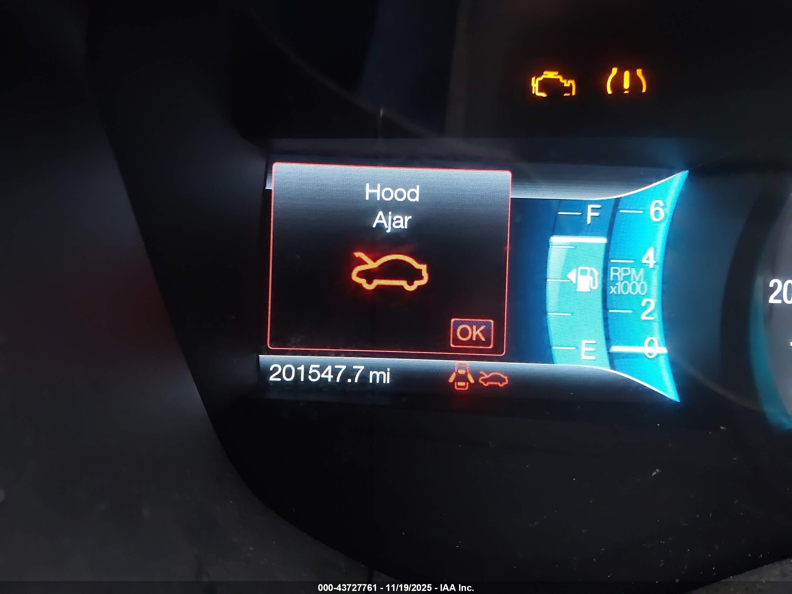 FORD FUSION image 7