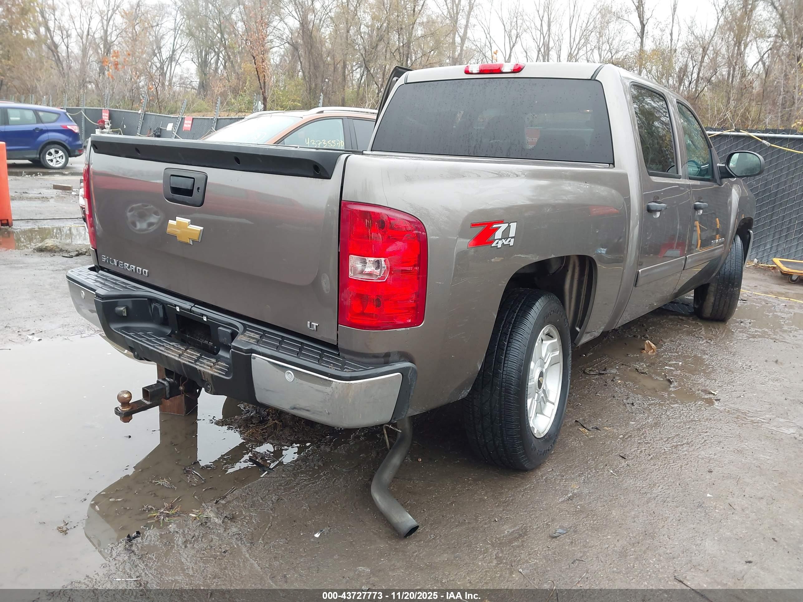 CHEVROLET SILVERADO image 4