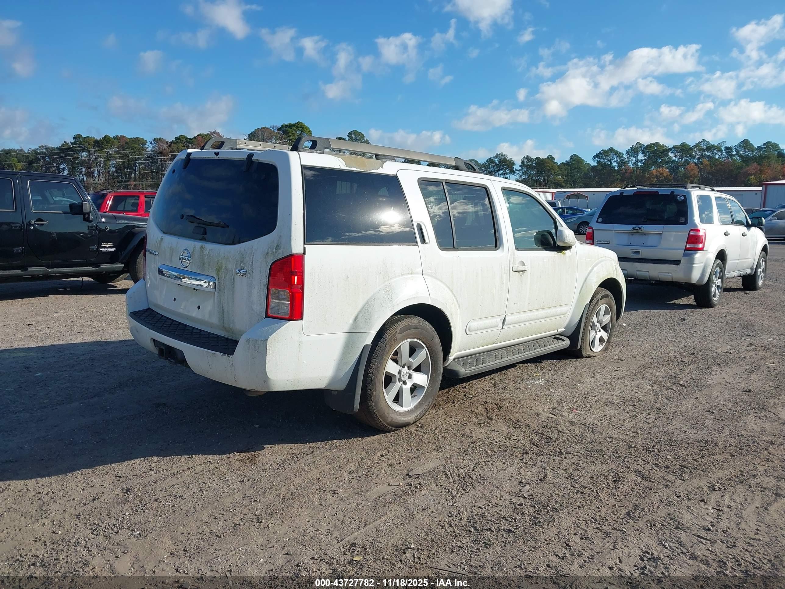 NISSAN PATHFINDER image 4