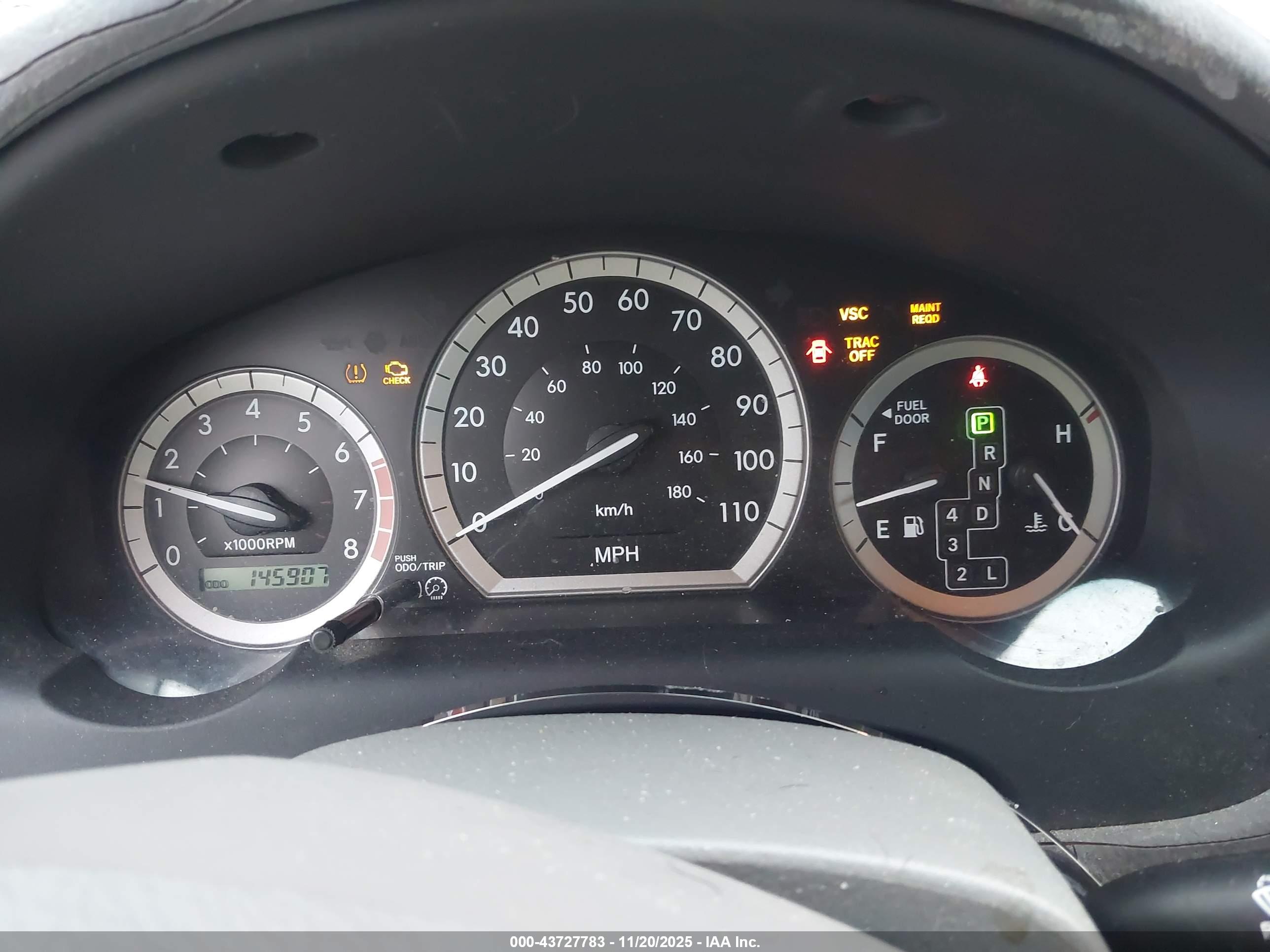 TOYOTA SIENNA image 7