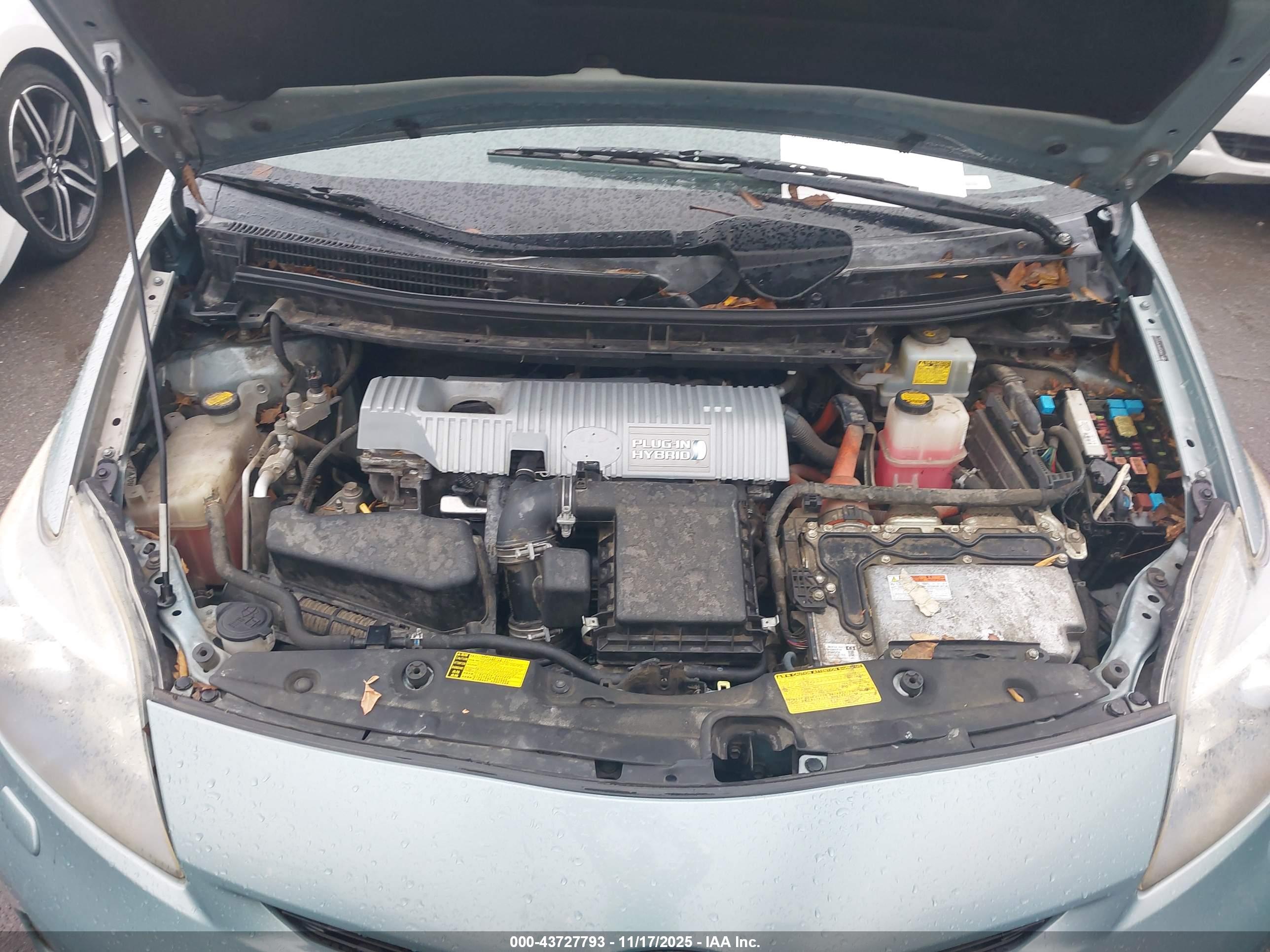 TOYOTA PRIUS image 10