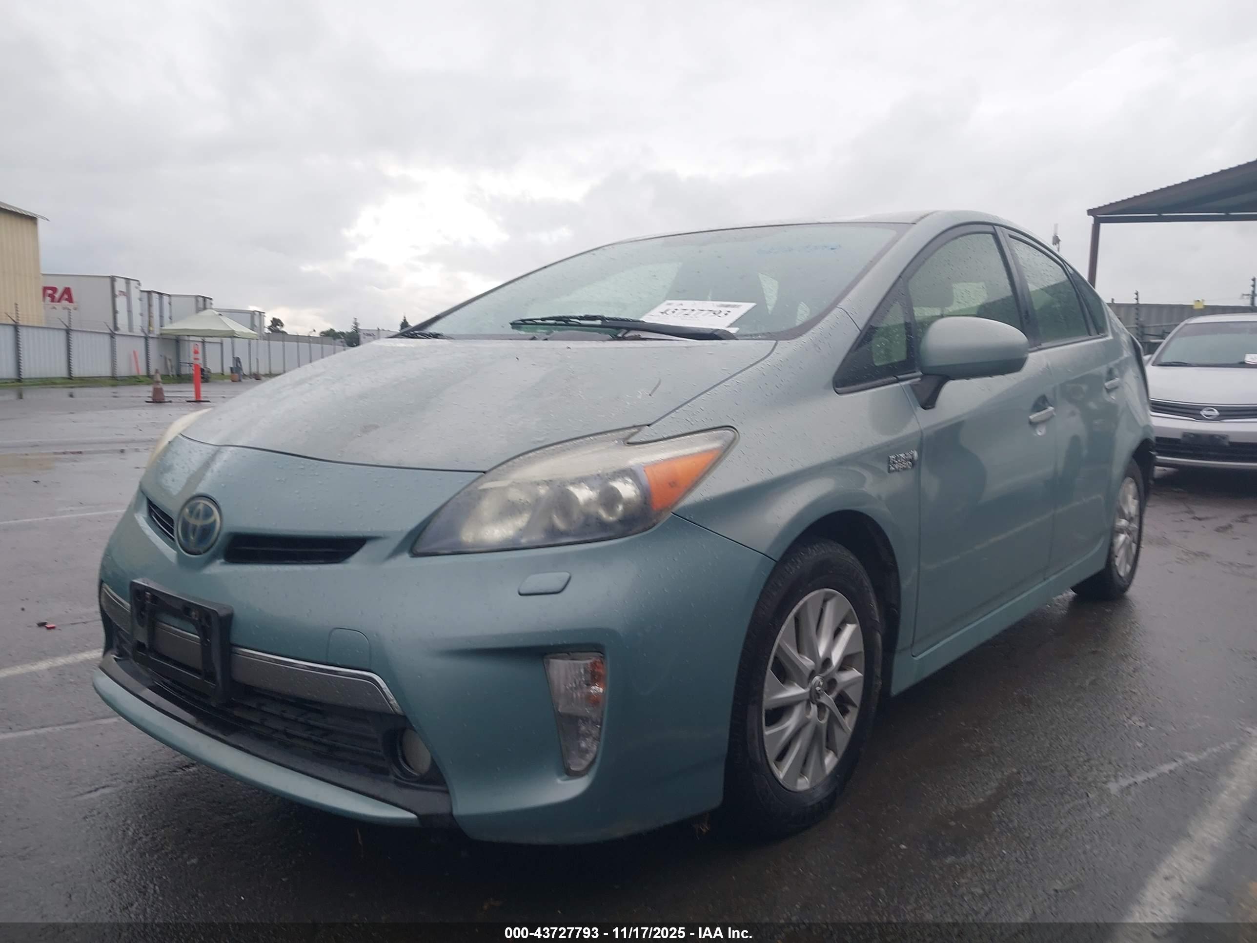 TOYOTA PRIUS image 2