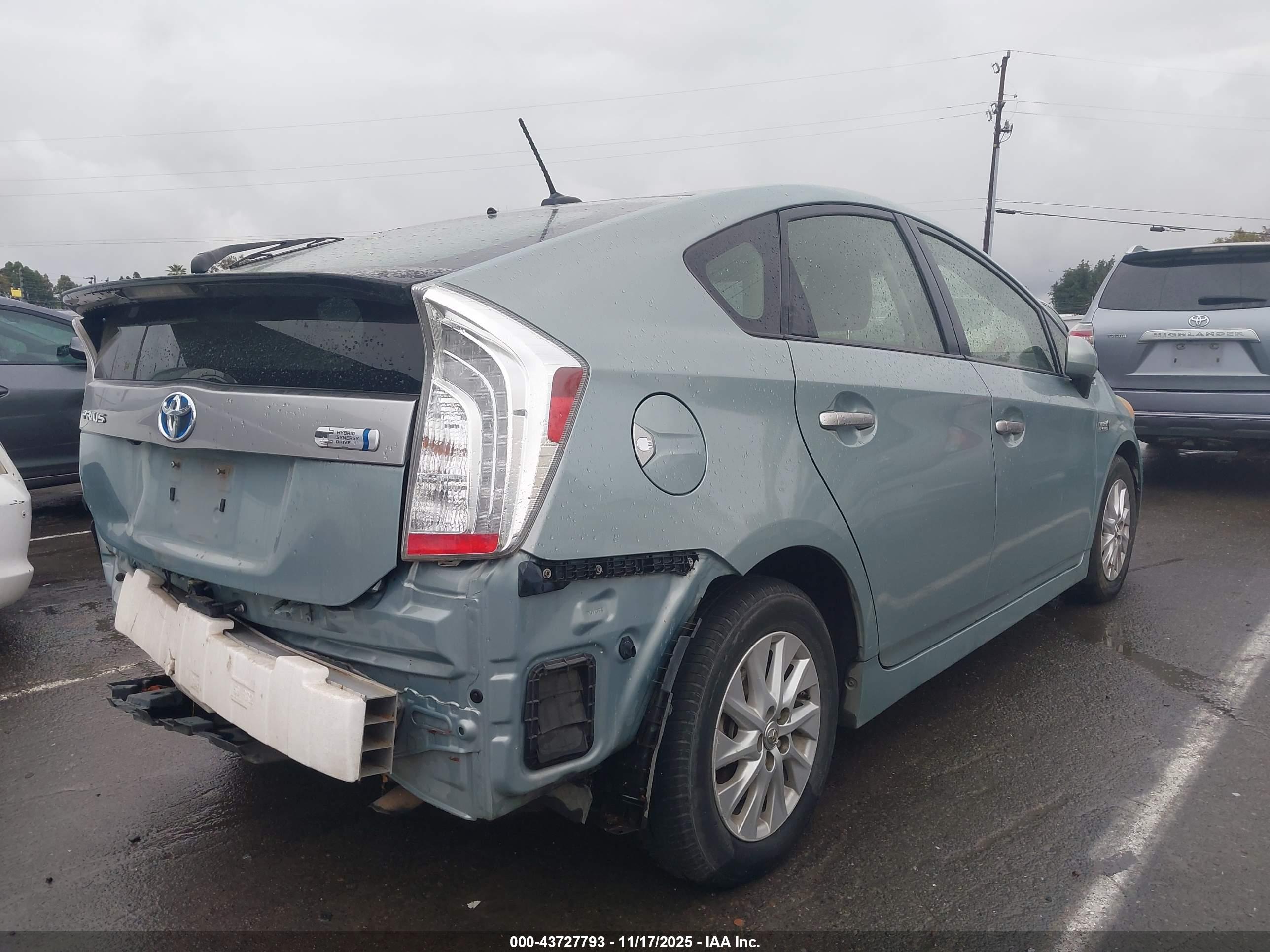 TOYOTA PRIUS image 4