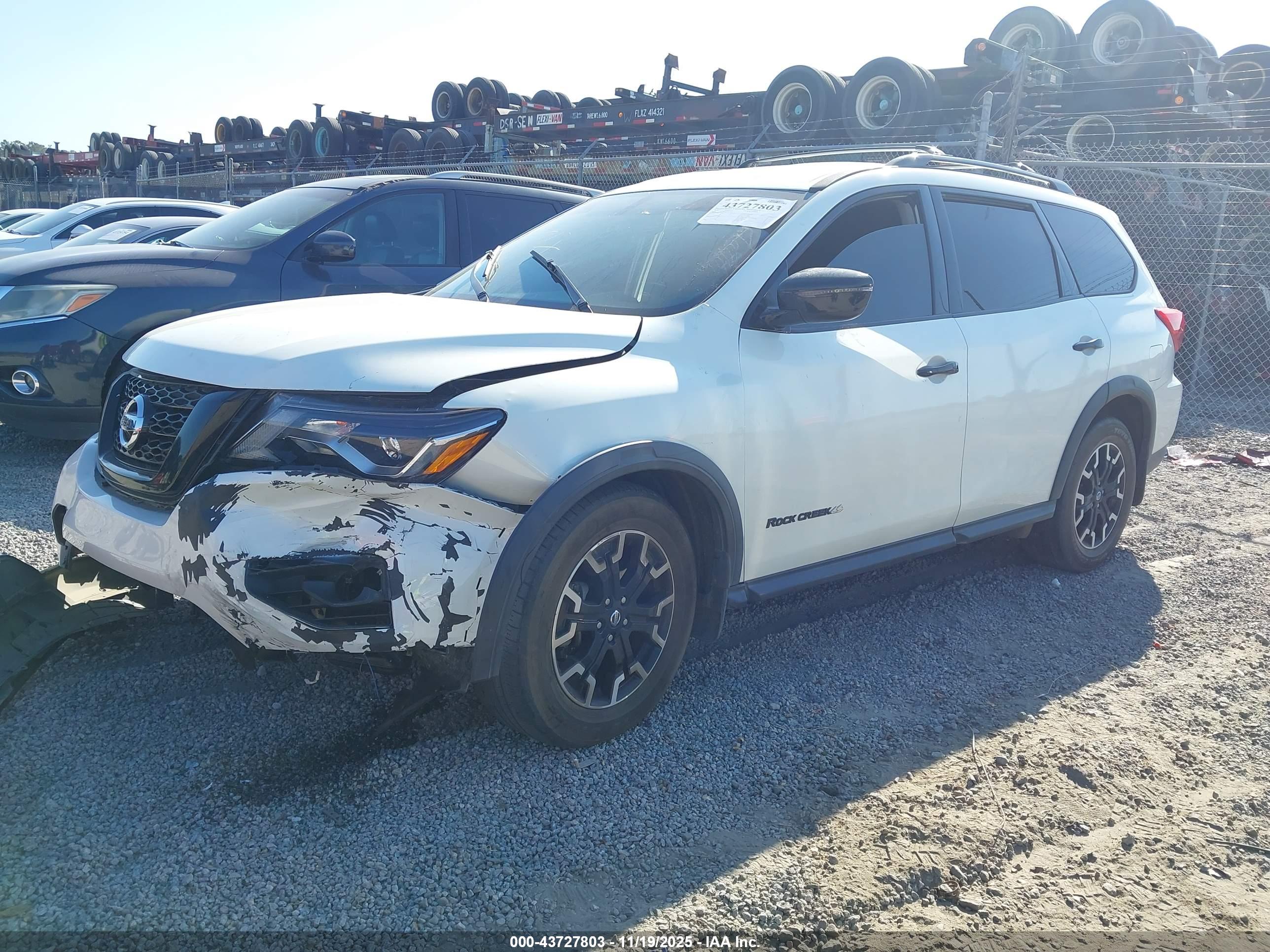 NISSAN PATHFINDER image 2