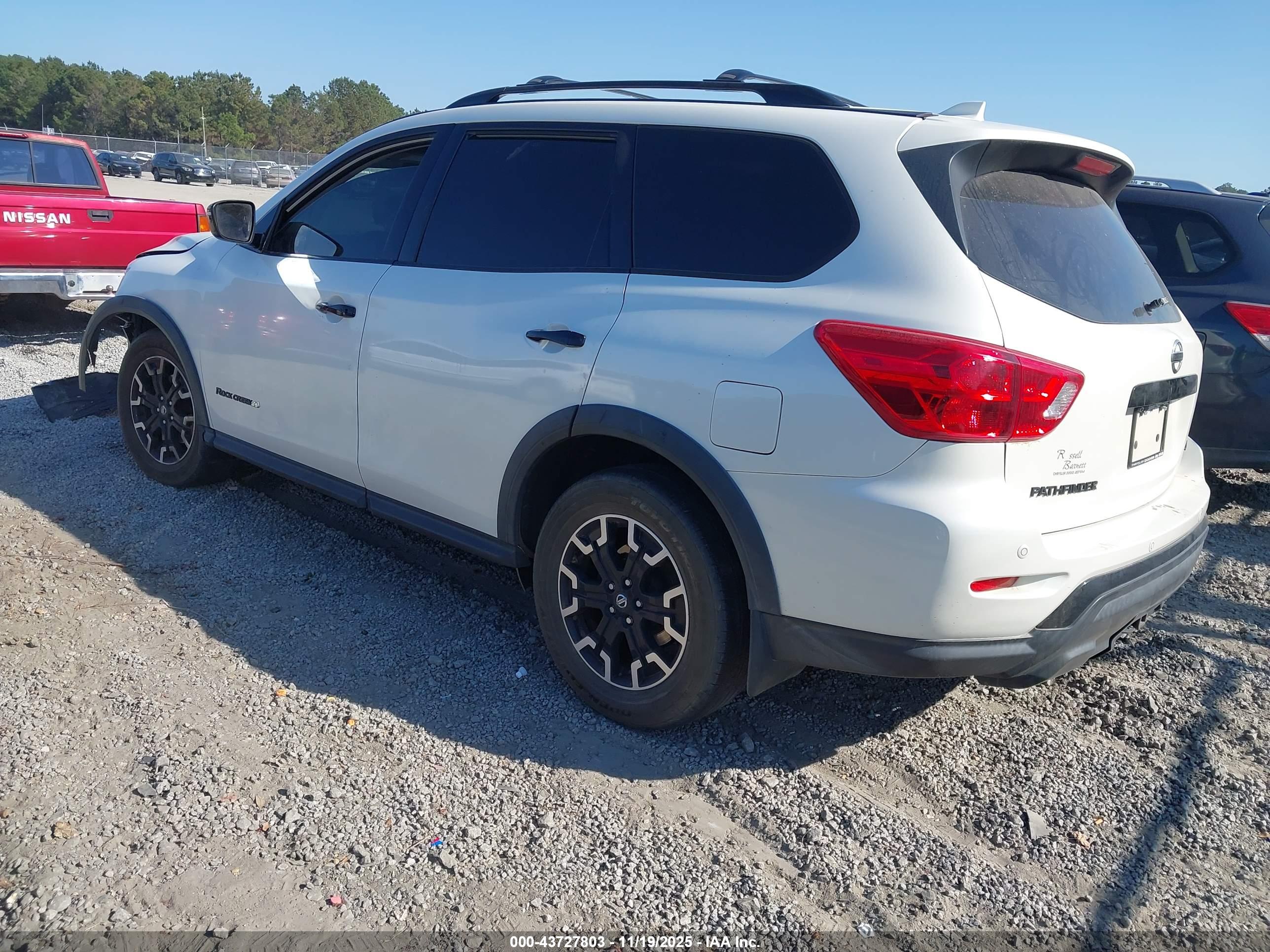 NISSAN PATHFINDER image 3