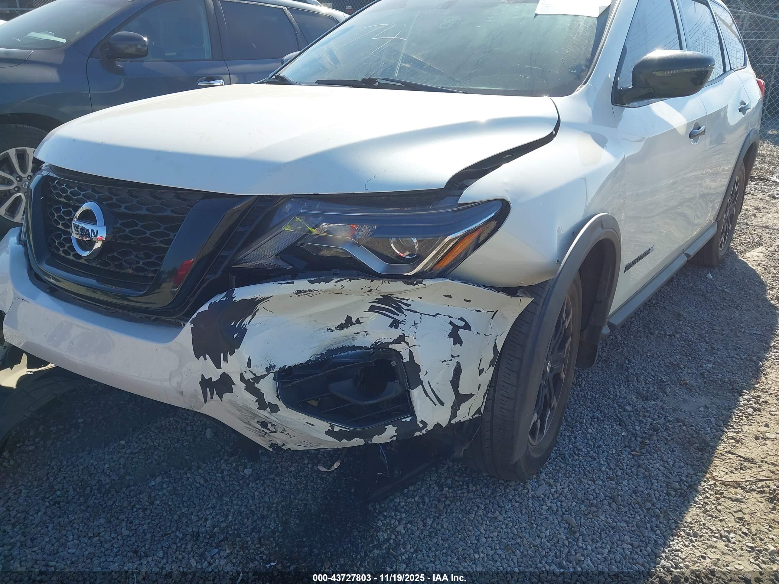 NISSAN PATHFINDER image 6