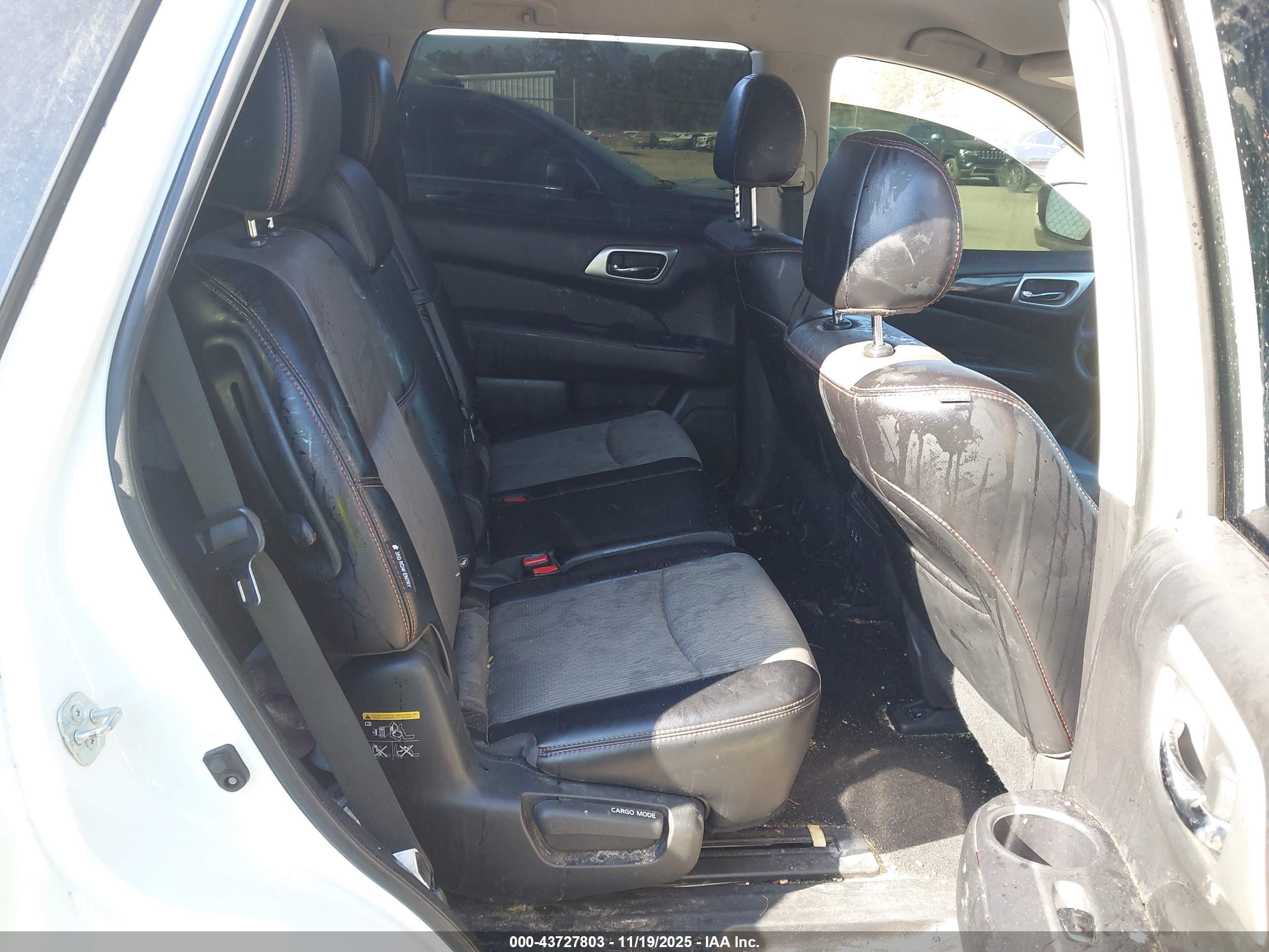 NISSAN PATHFINDER image 8