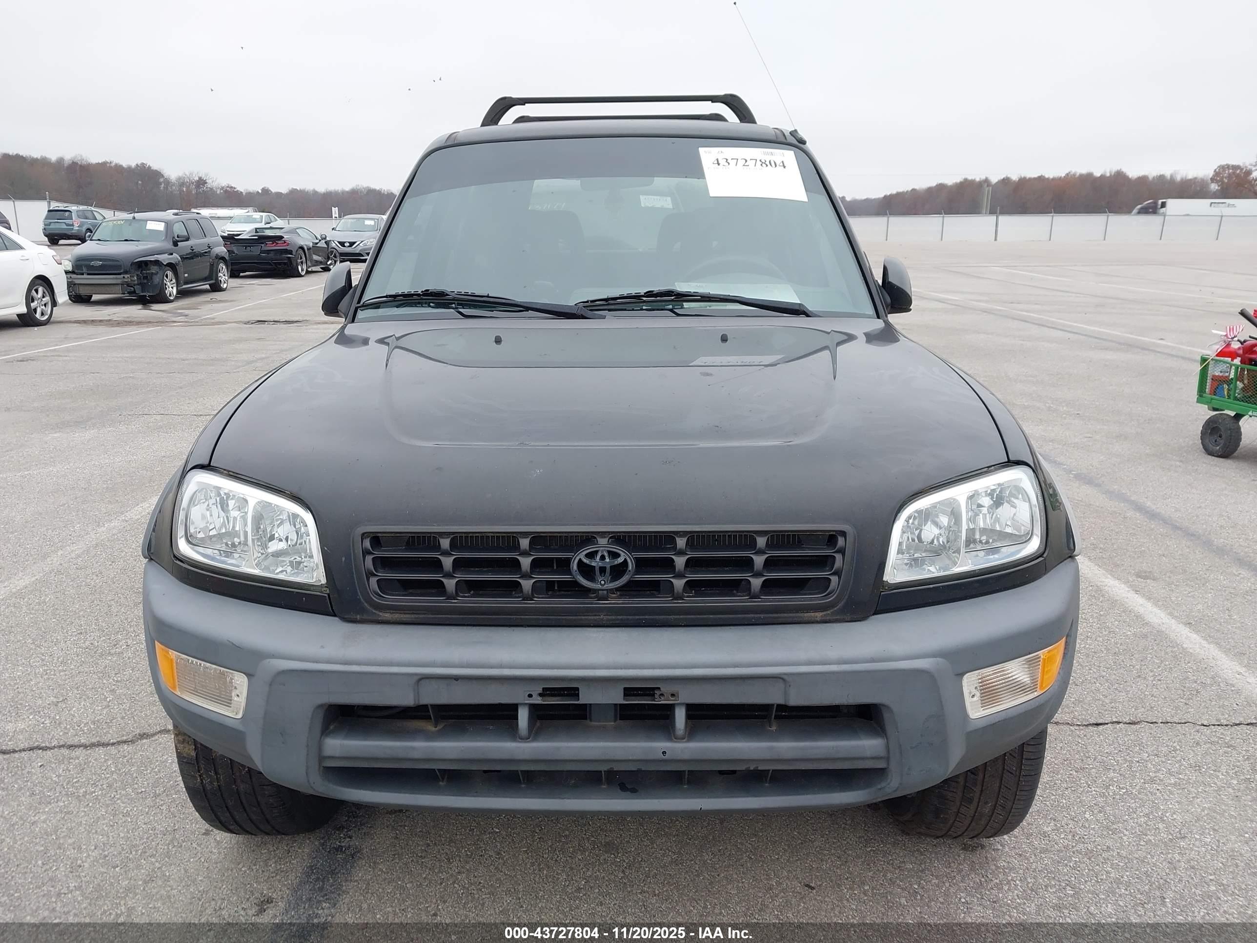 TOYOTA RAV4 image 6