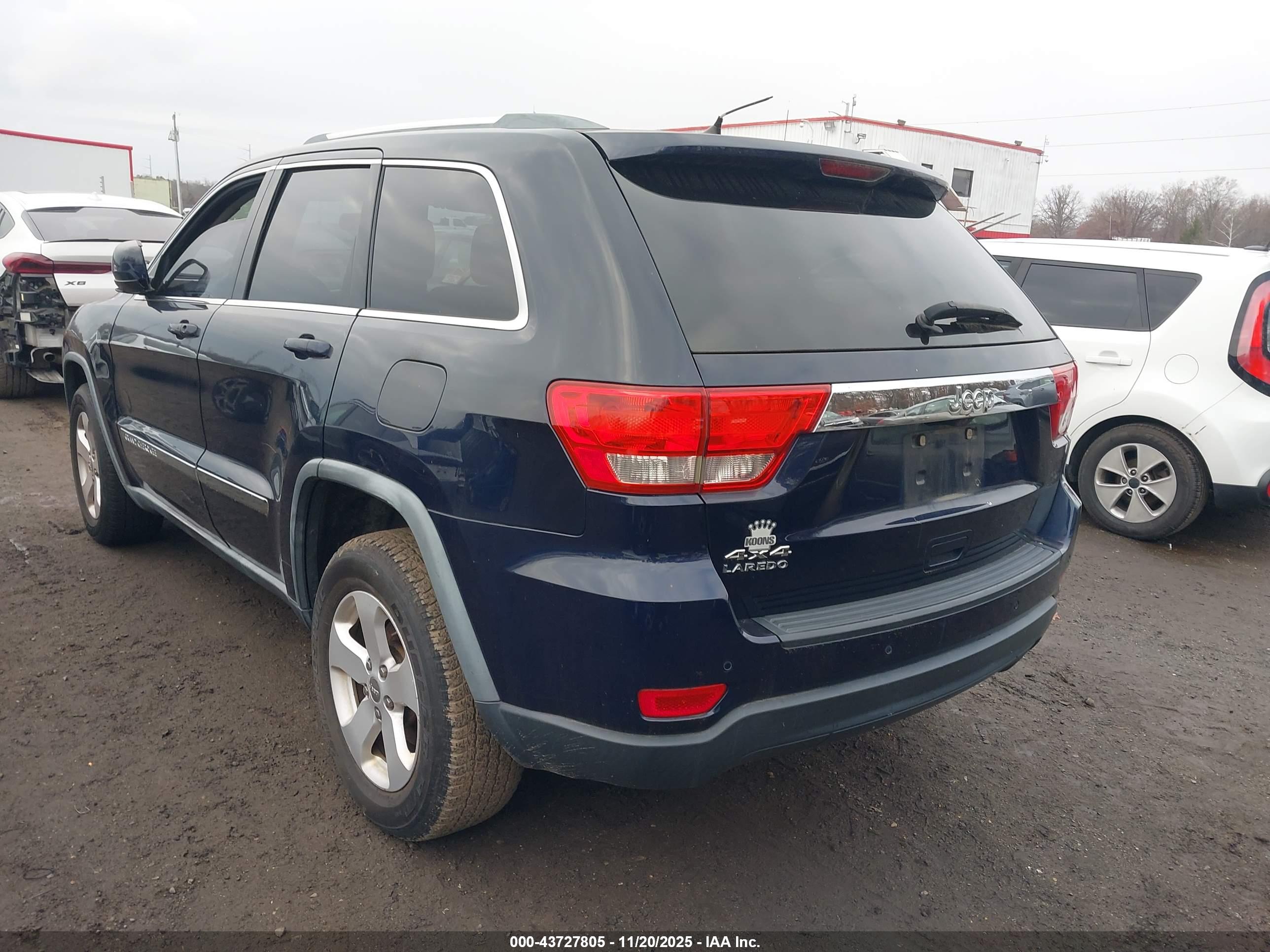 JEEP GRAND image 3