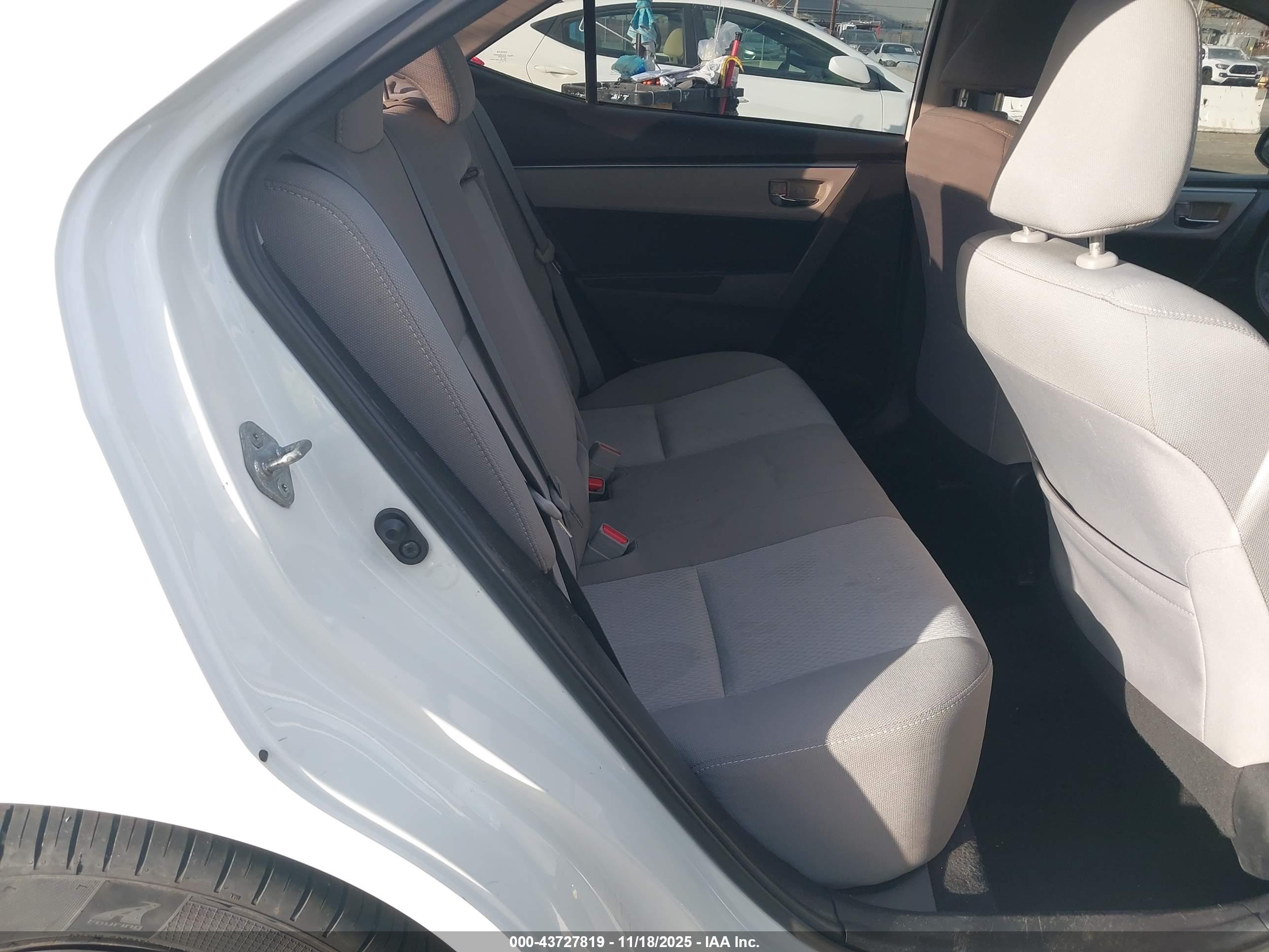 TOYOTA COROLLA image 8