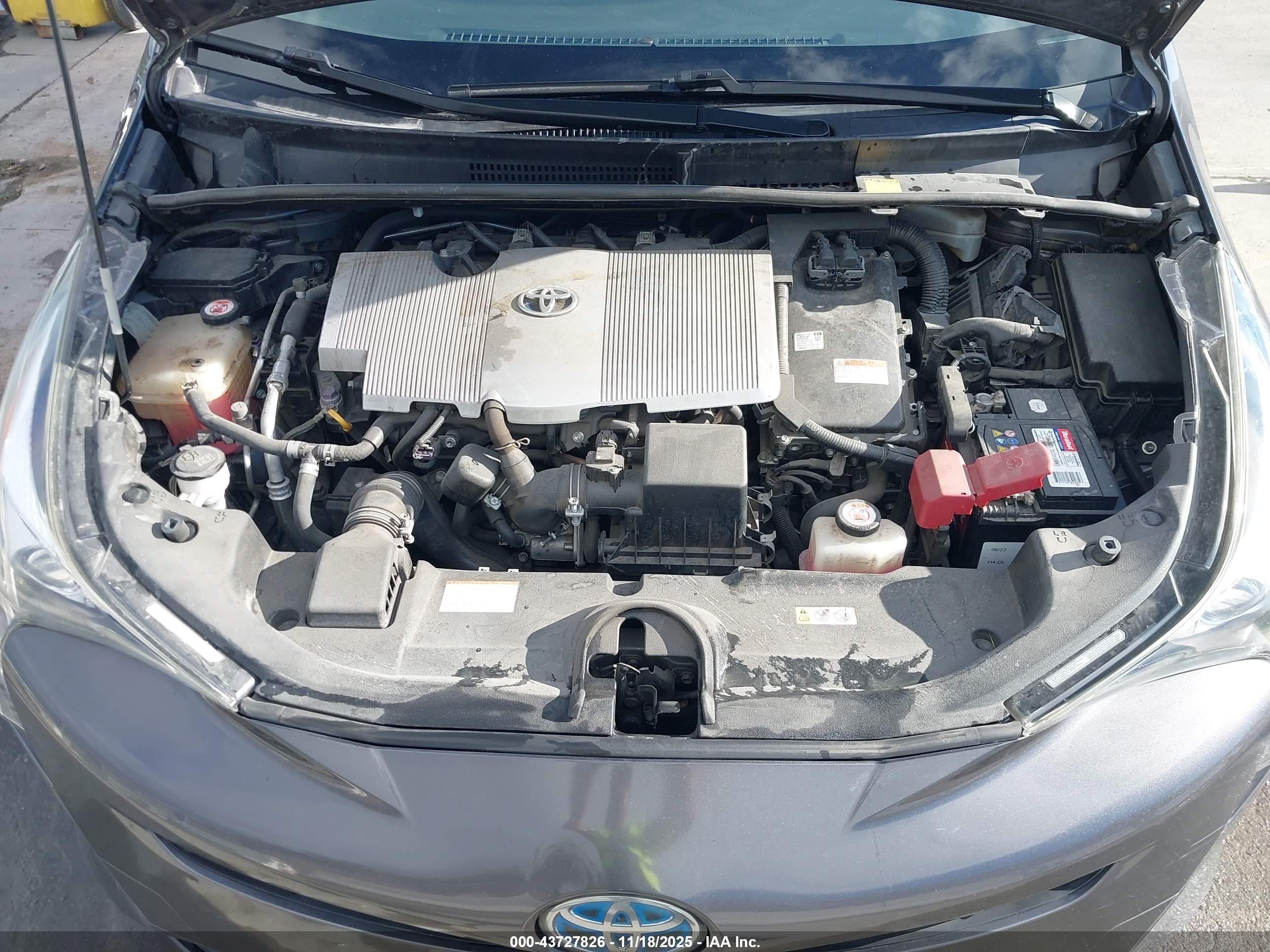 TOYOTA PRIUS image 10