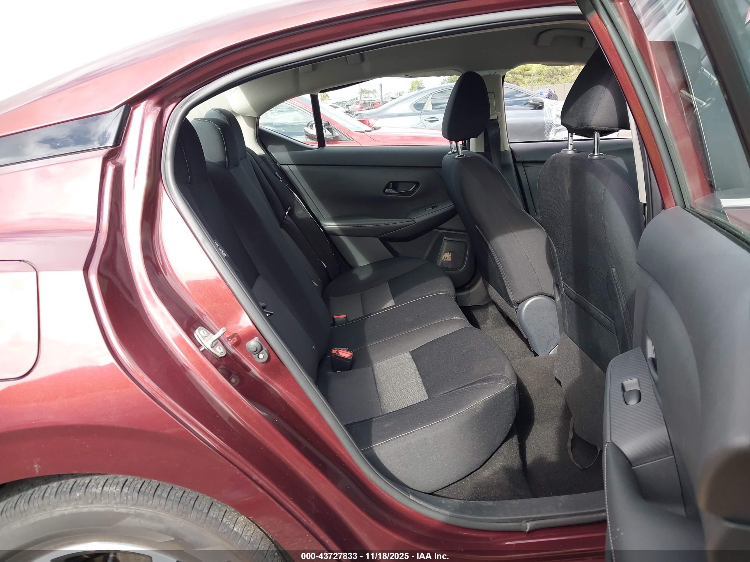 NISSAN SENTRA image 8
