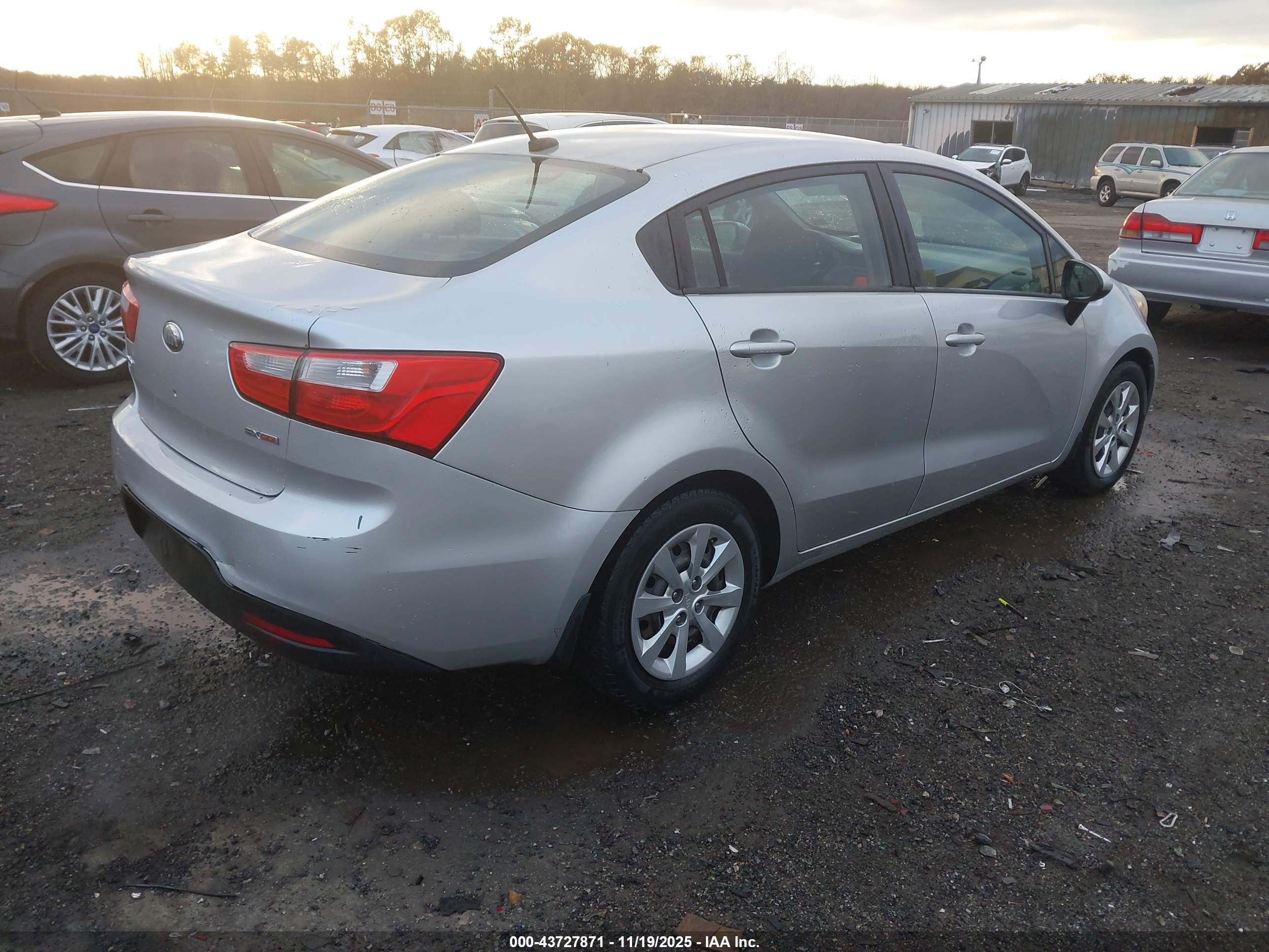 KIA RIO image 4
