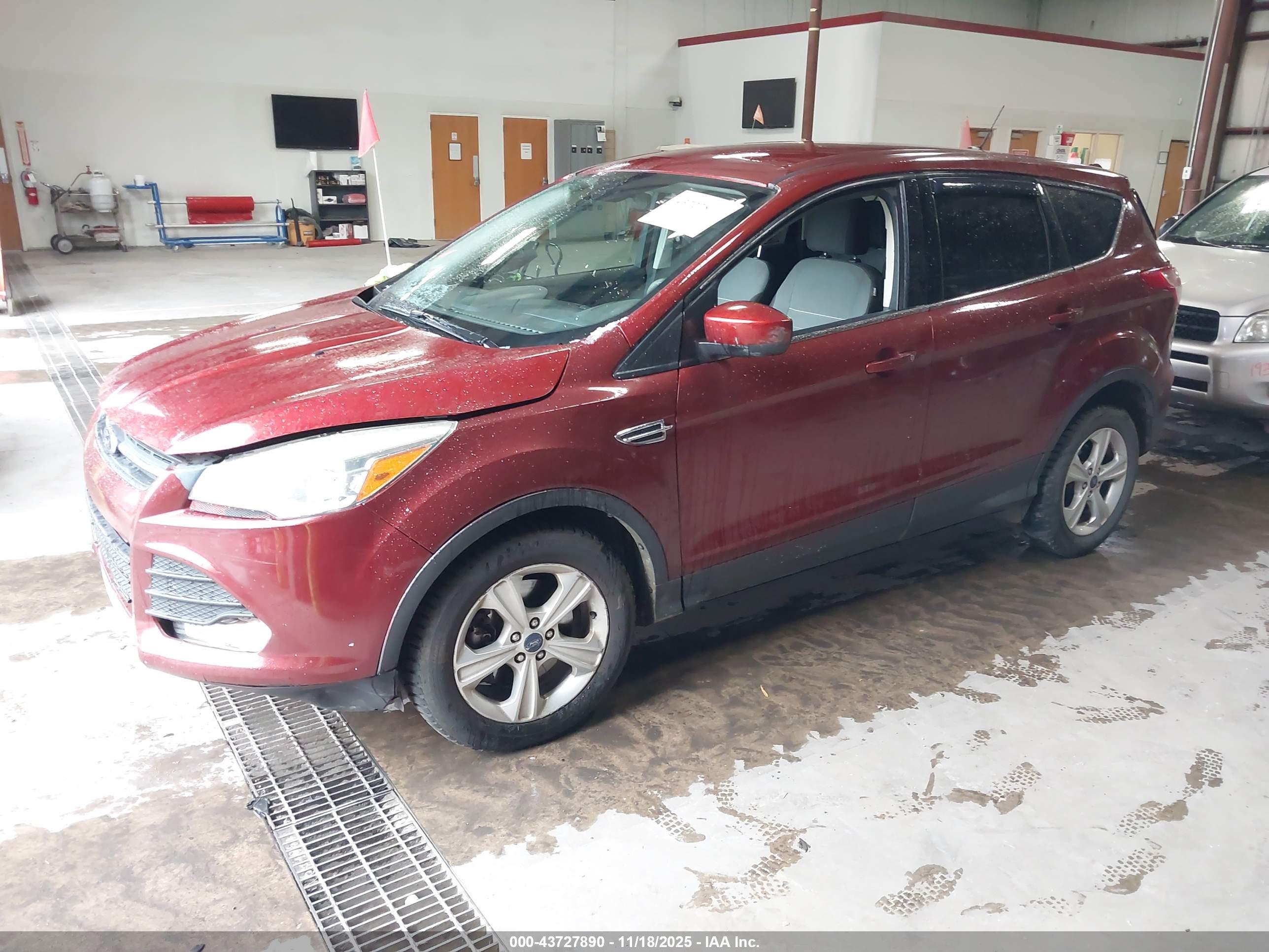 FORD ESCAPE image 2