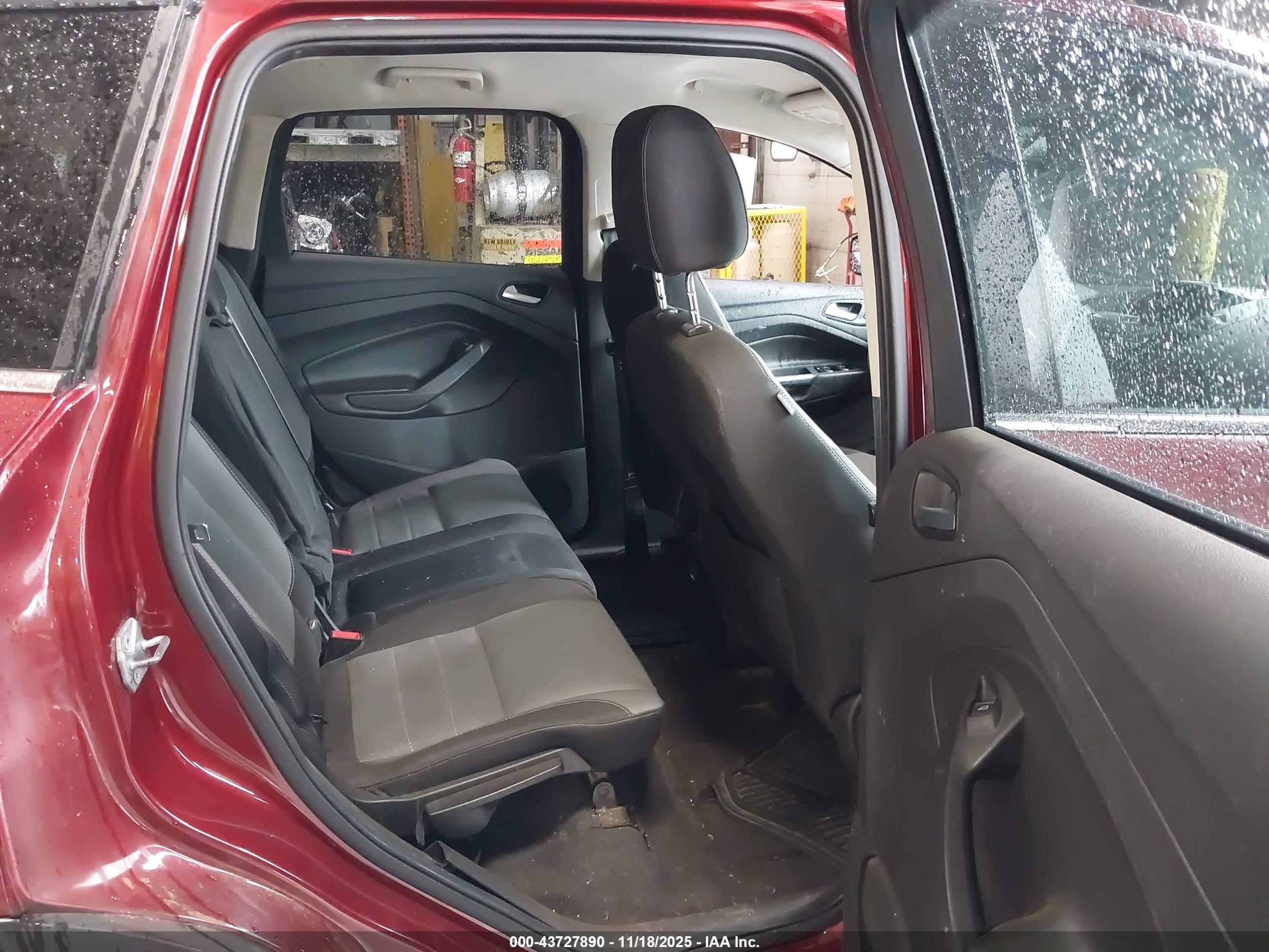 FORD ESCAPE image 8