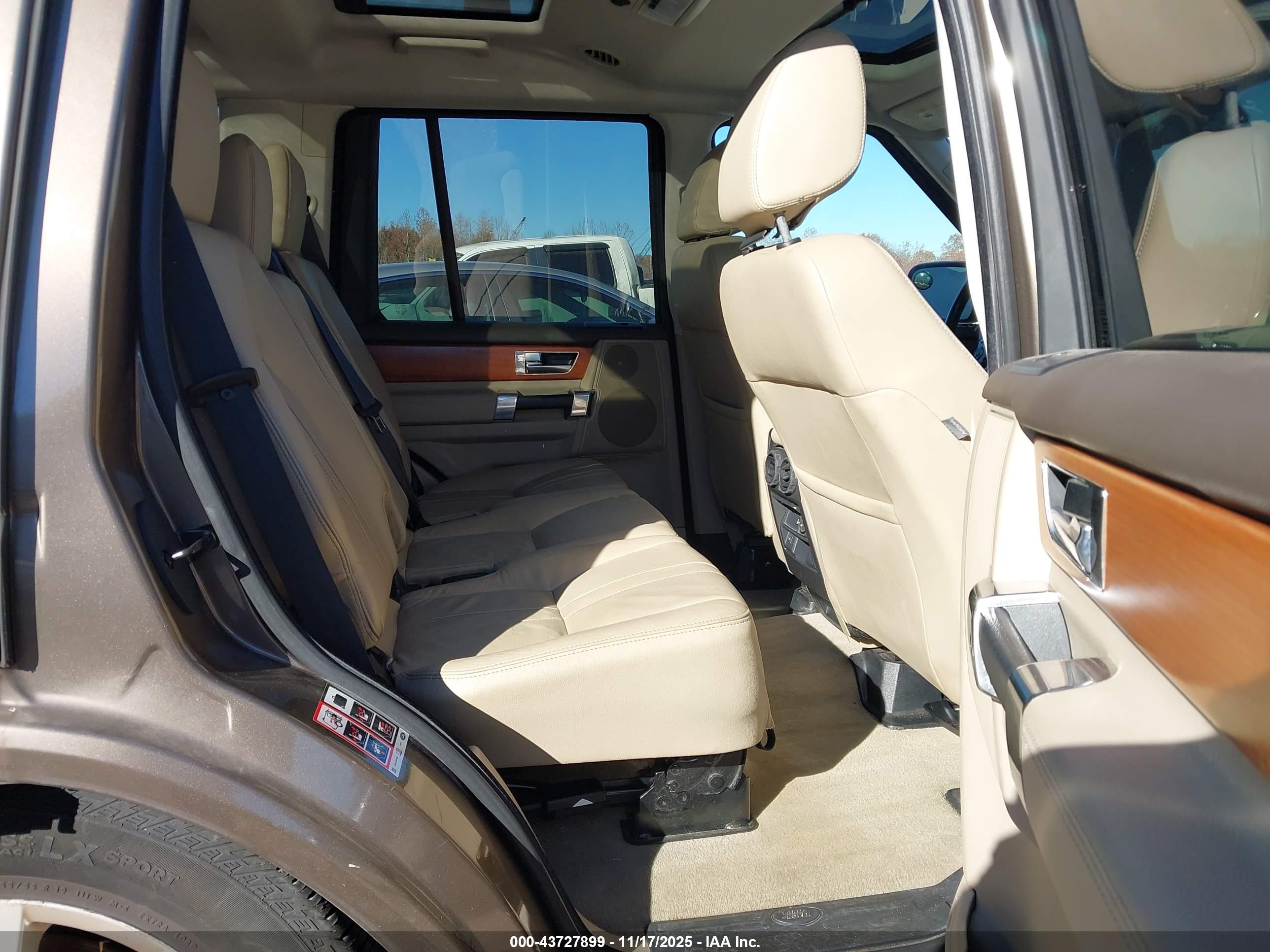 LAND ROVER image 8