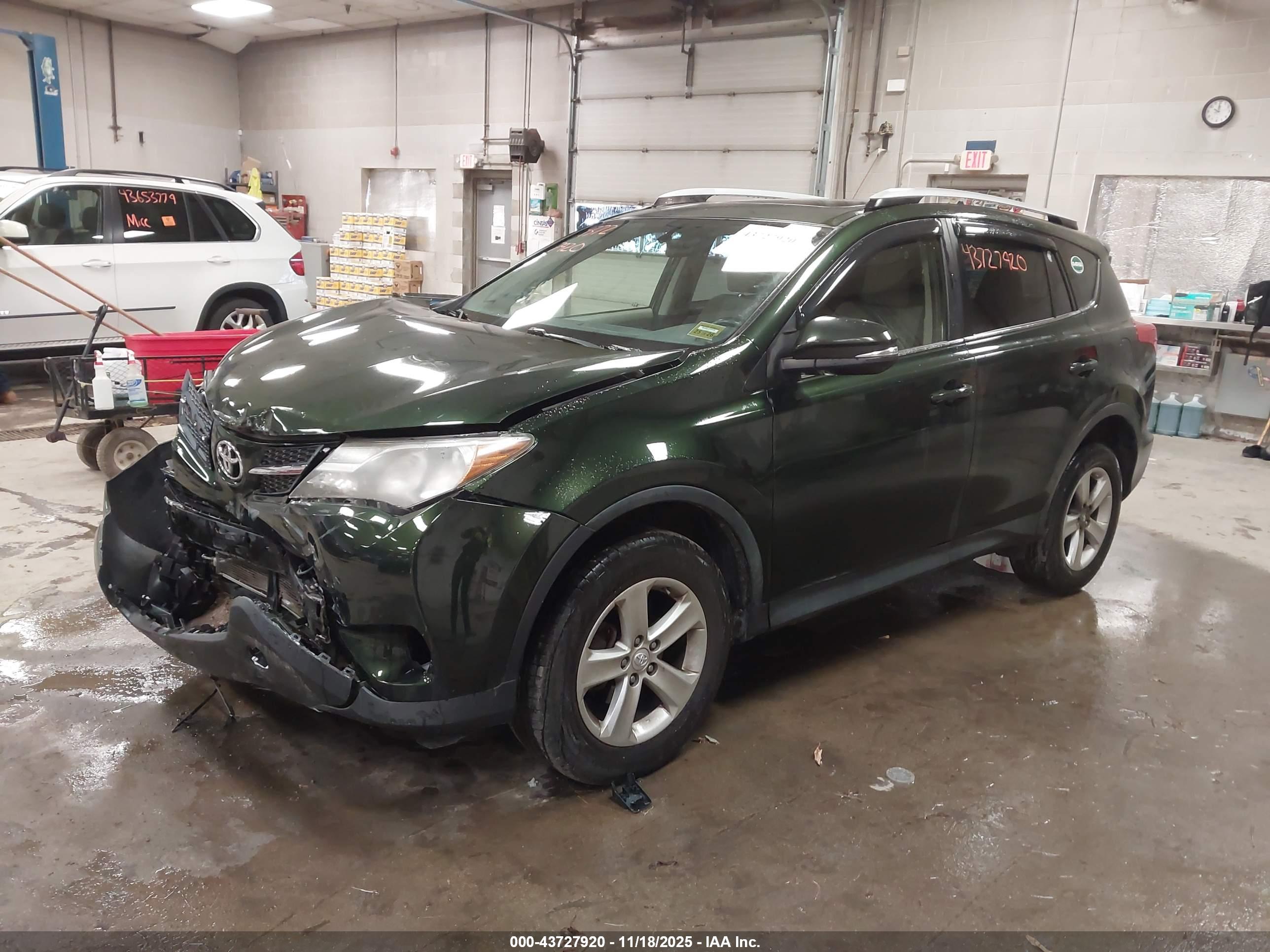 TOYOTA RAV4 image 2