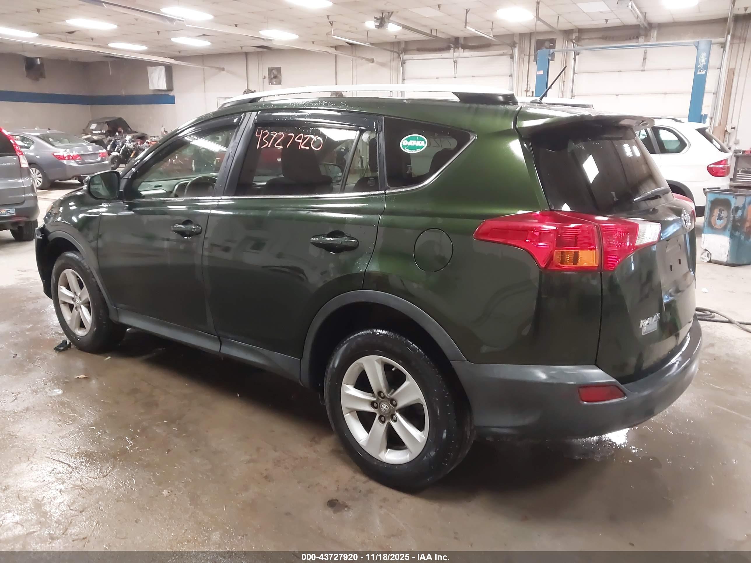TOYOTA RAV4 image 3