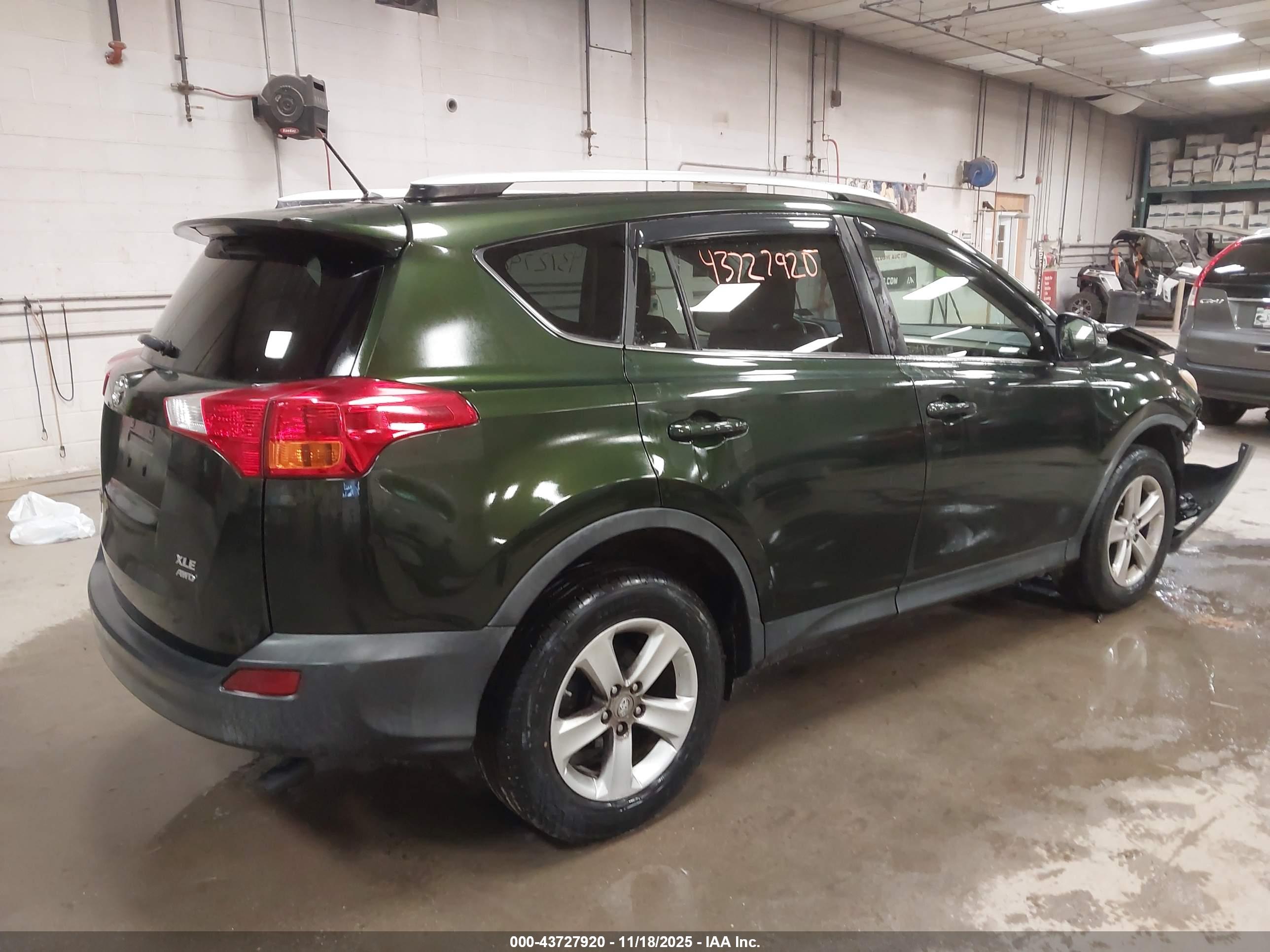 TOYOTA RAV4 image 4