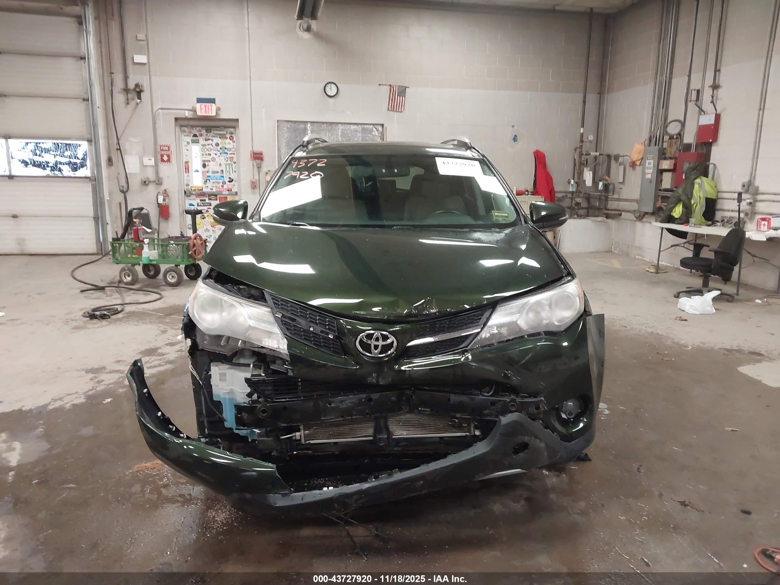 TOYOTA RAV4 image 6