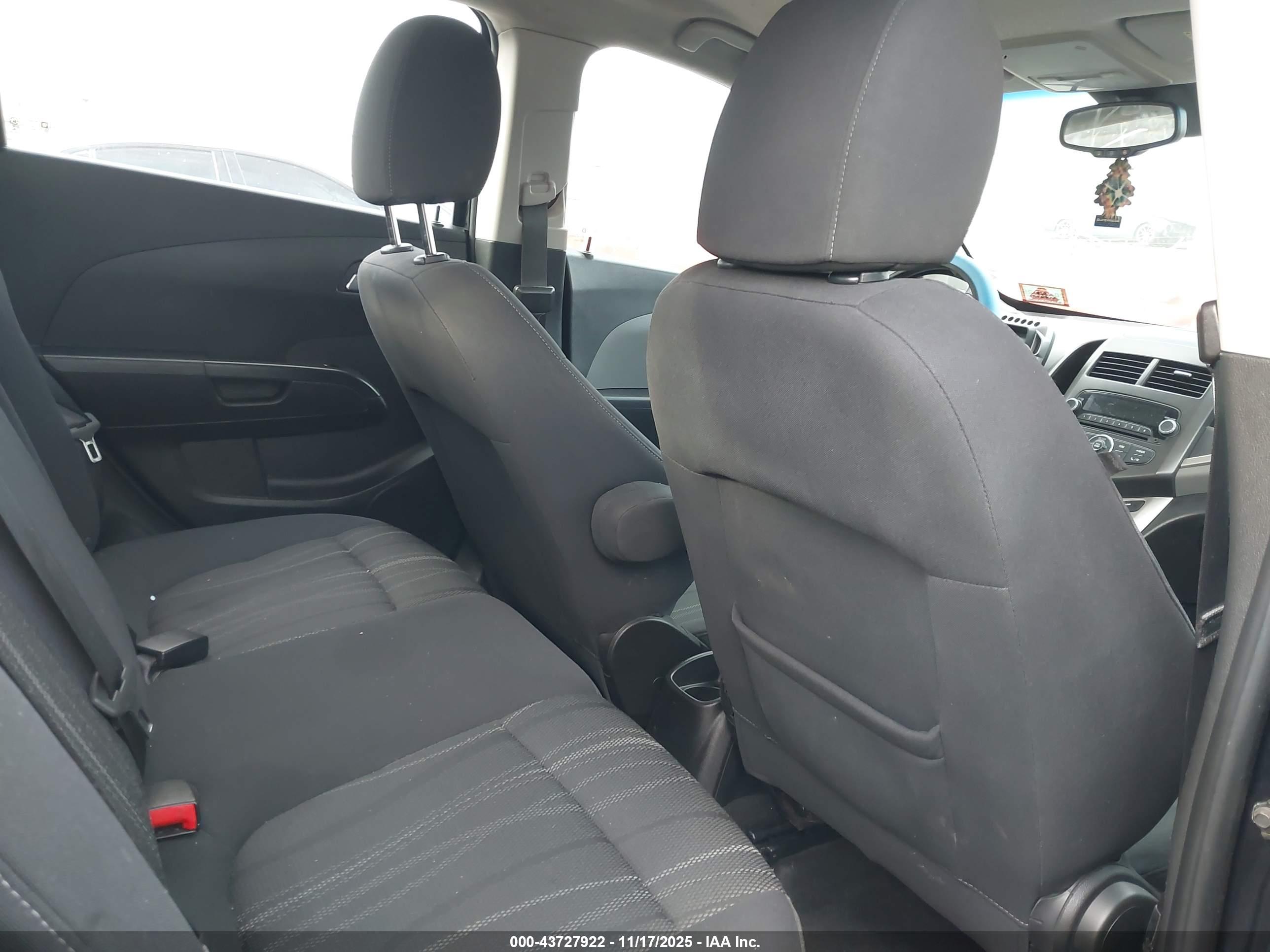CHEVROLET SONIC image 8