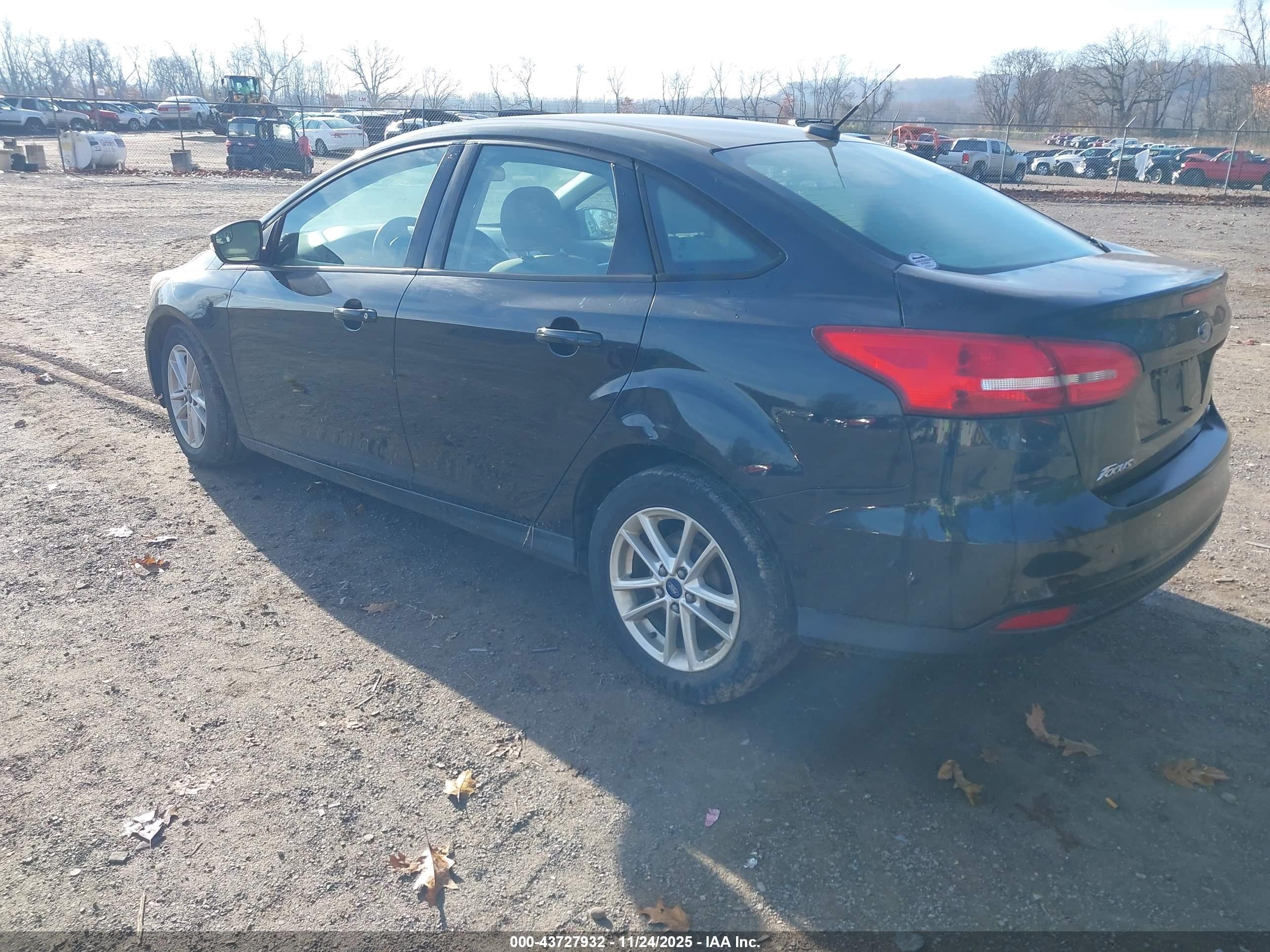 FORD FOCUS image 3