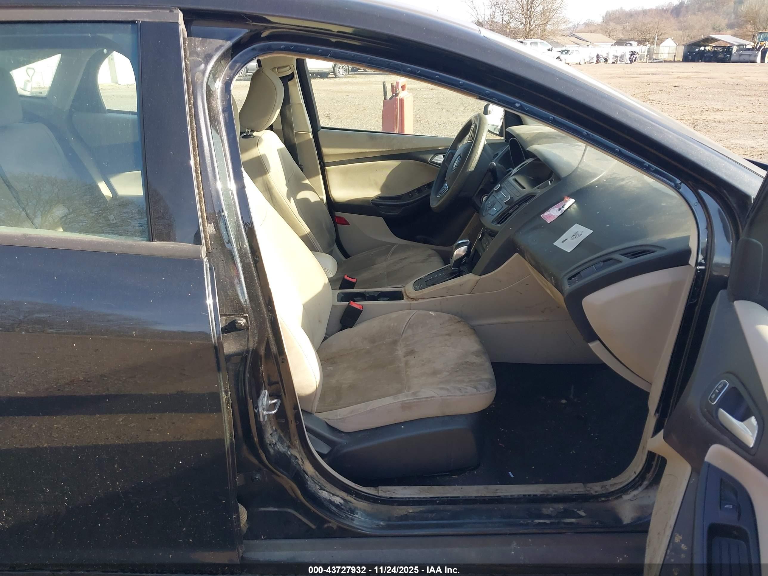 FORD FOCUS image 5